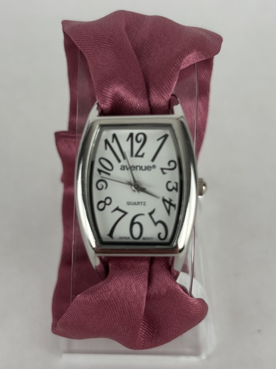 Avenue 23mm Silver Tone Quartz Watch w/Pink Ribbon Bracelet & New Battery