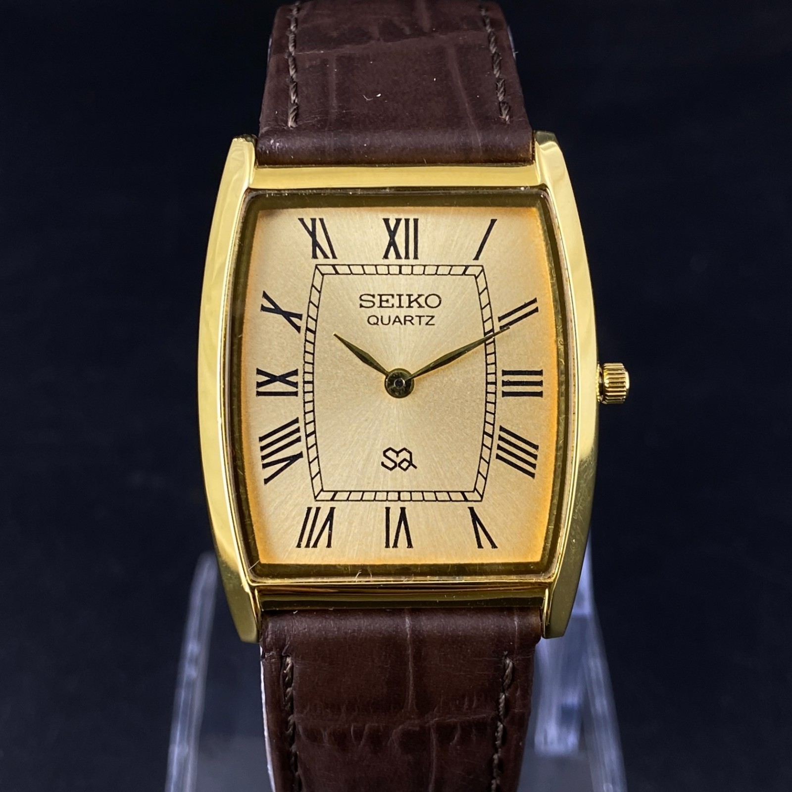 Vintage Seiko Slim Quartz Gold Face Curve Gold Japanese 30MM Men’s Watch A57