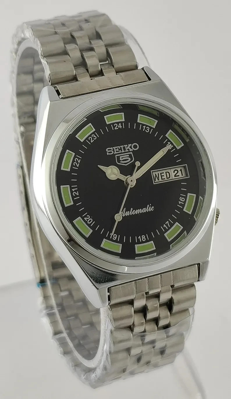 Vintage Seiko 5 Automatic: Black Dial Date & Day 17 J Cal.6309 Good Working Men