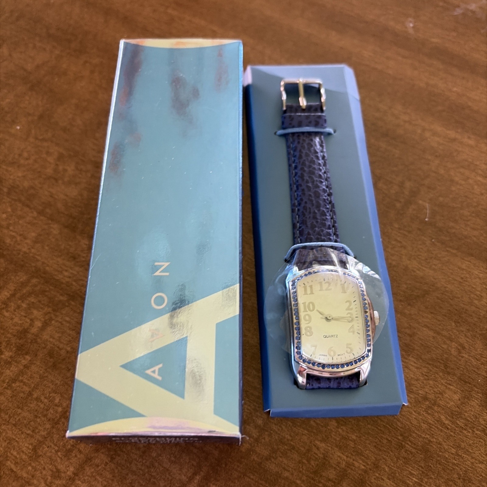 Vintage Avon Ladies Wristwatch Iris Blue Band NIB