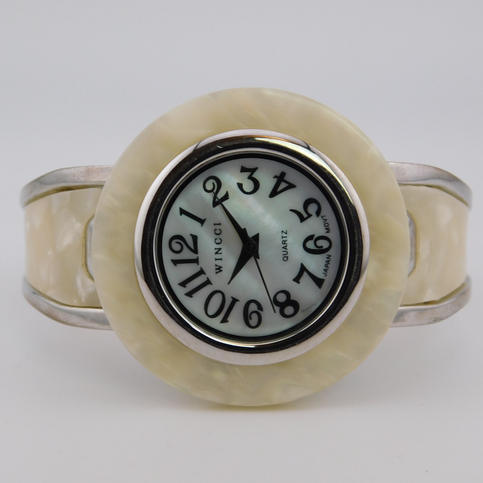 WINCCI Mother of Pearl Dial Quartz Analog Women’s Watch Sz. 6 1/4″ New Battery