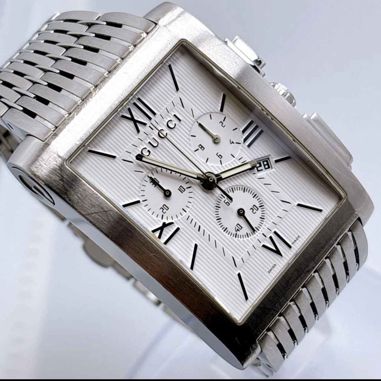 GUCCI 8600M Chronograph Date Stainless Steel Silver Rectangular Swiss Made Watch