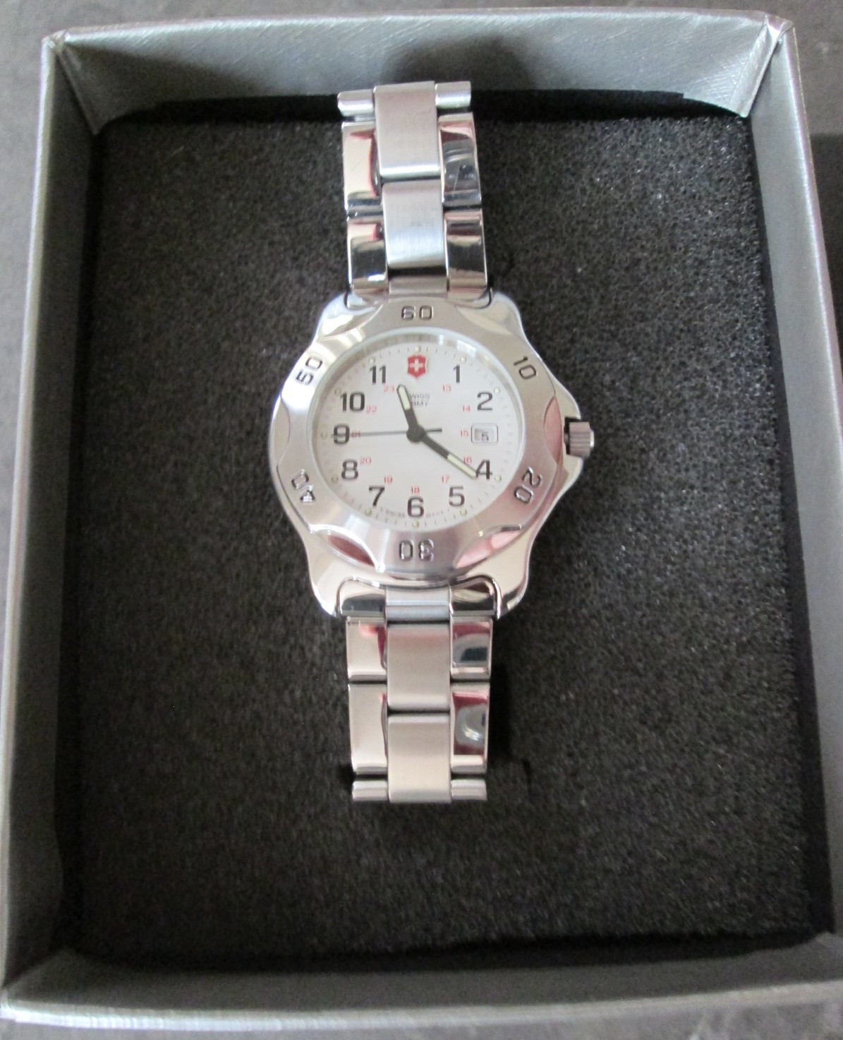 Victorinox Original Swiss Army Wrist Watch Officers MS New 20279 Needs Battery