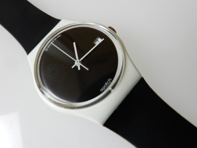 BIG ECLIPSE! 1987 B/W Collectible Swatch with DATE, ORIGINAL CASE! NOS-RARE!