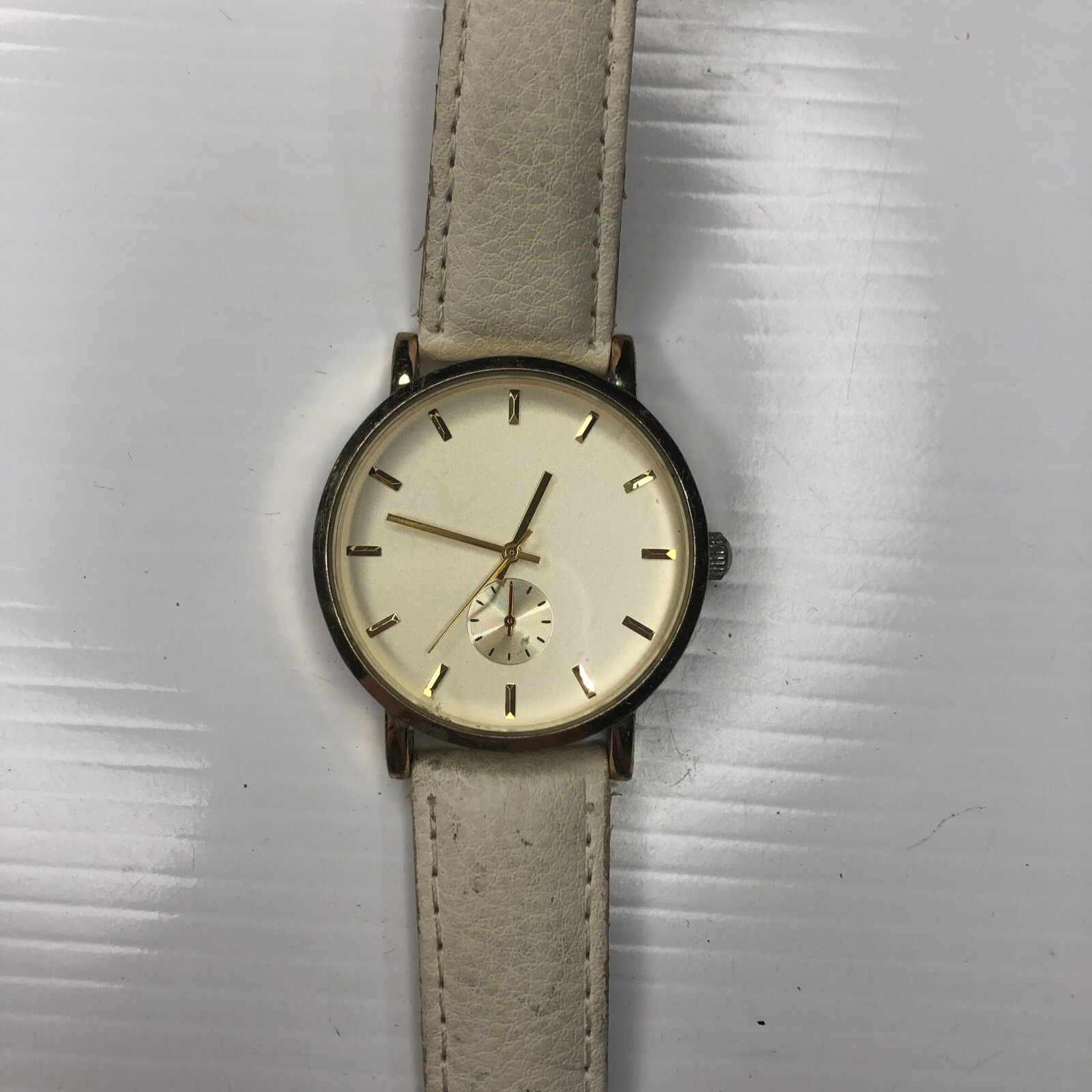X10 Accutime 102006WM 0316 Japan Gold Off White Leather Retro Watch Untested