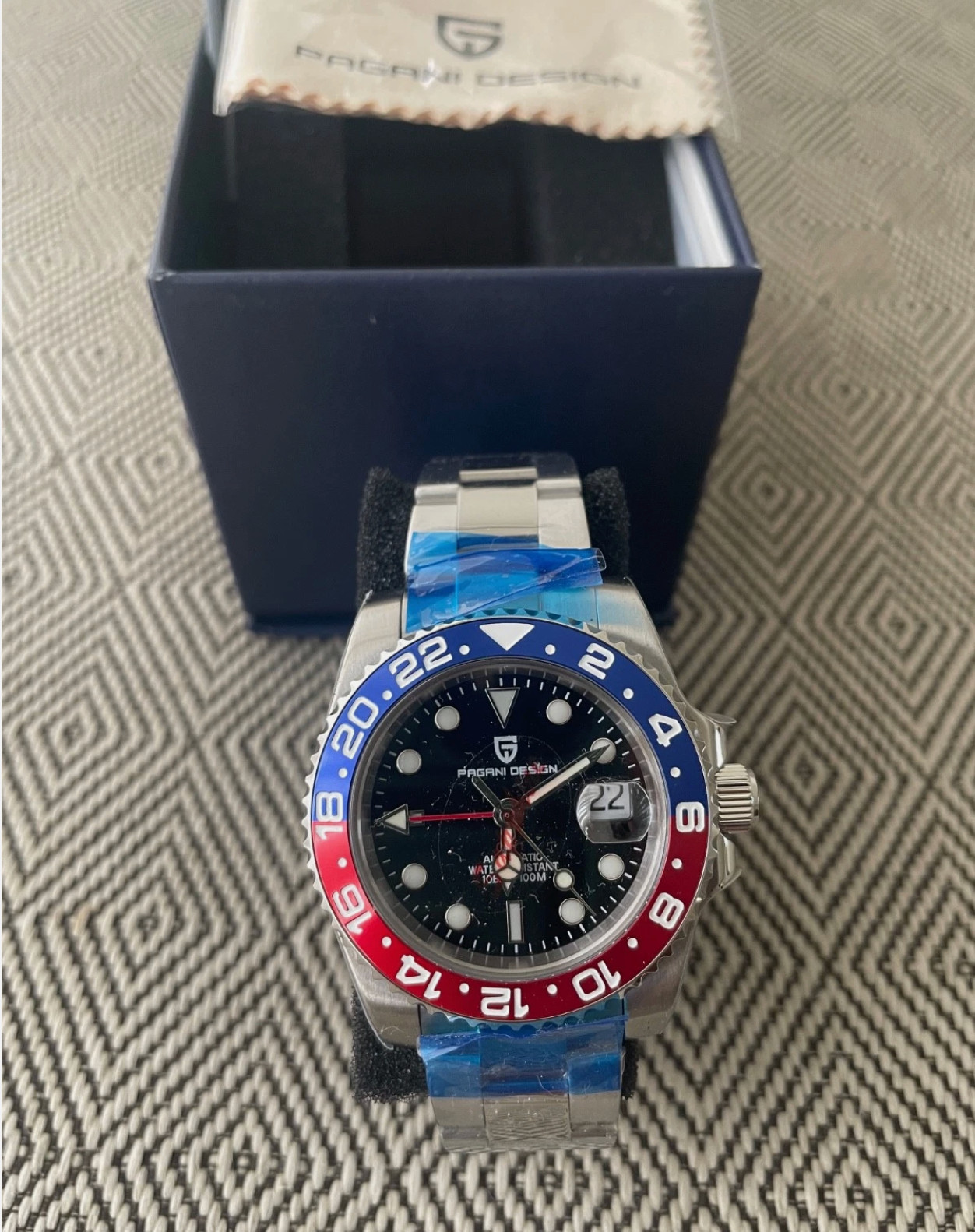Pagani Design, 40mm, Automatic,GMT, (Pepsi), Oyster Bracelet, Sapphire Crystal.