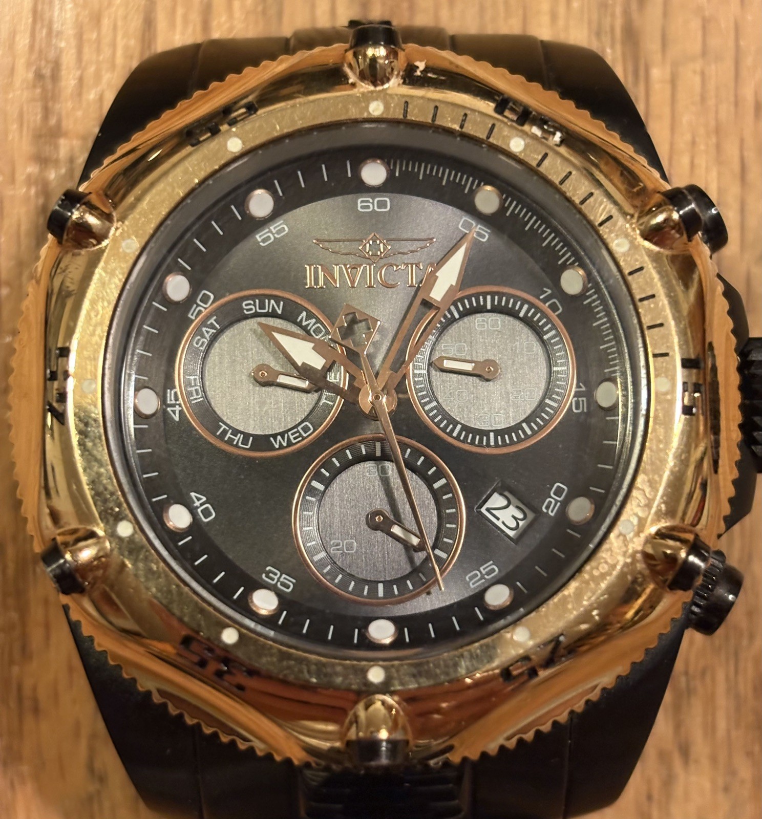 *MENS DIVING WATCH* Invicta Pro Diver Model 31613 With Pelican Style Hard Case