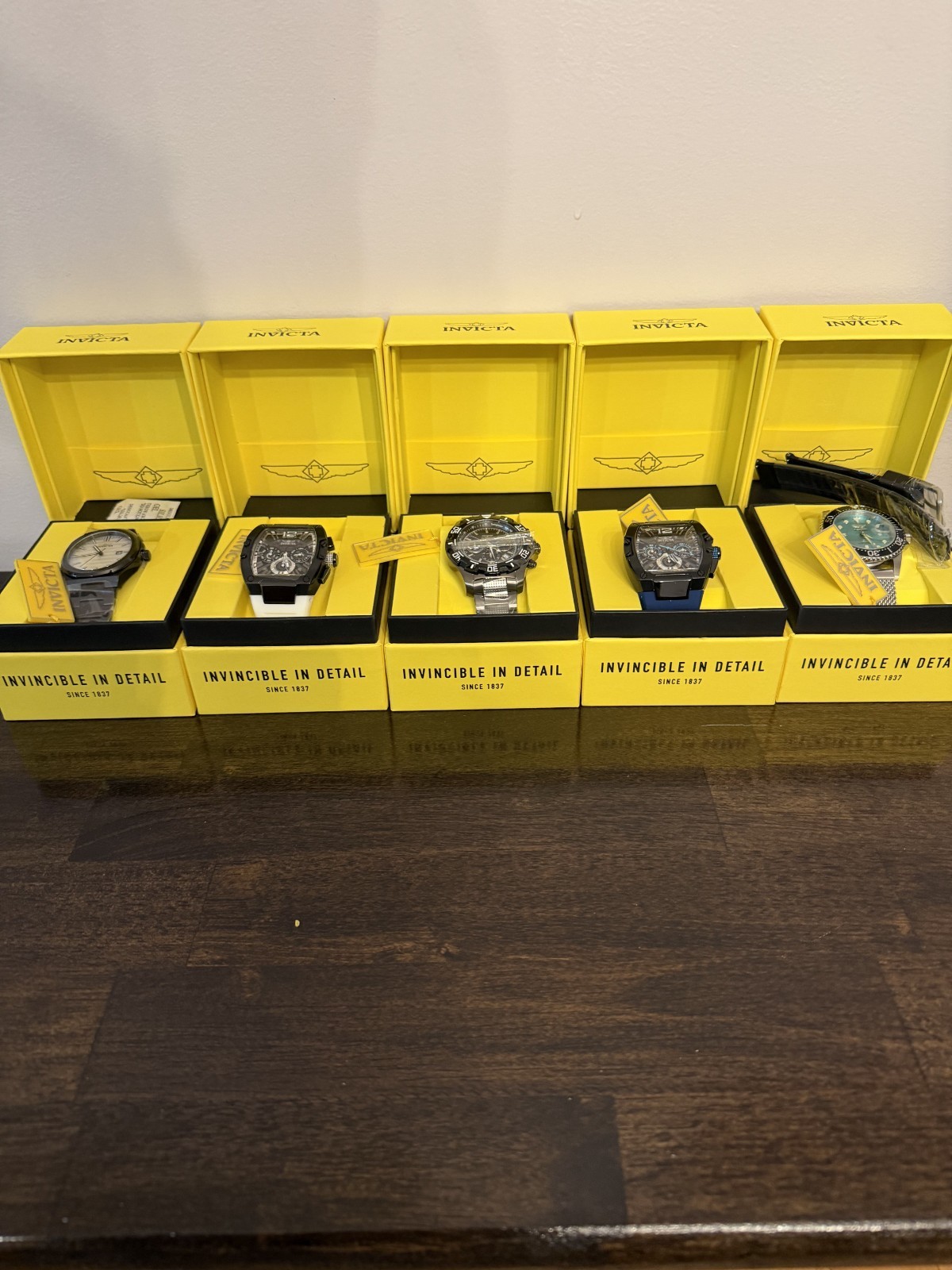 INVICTA WATCHES – LOT OF 6 – BOXED – BRAND NEW! – MUST GO! 30% BELOW RETAIL!