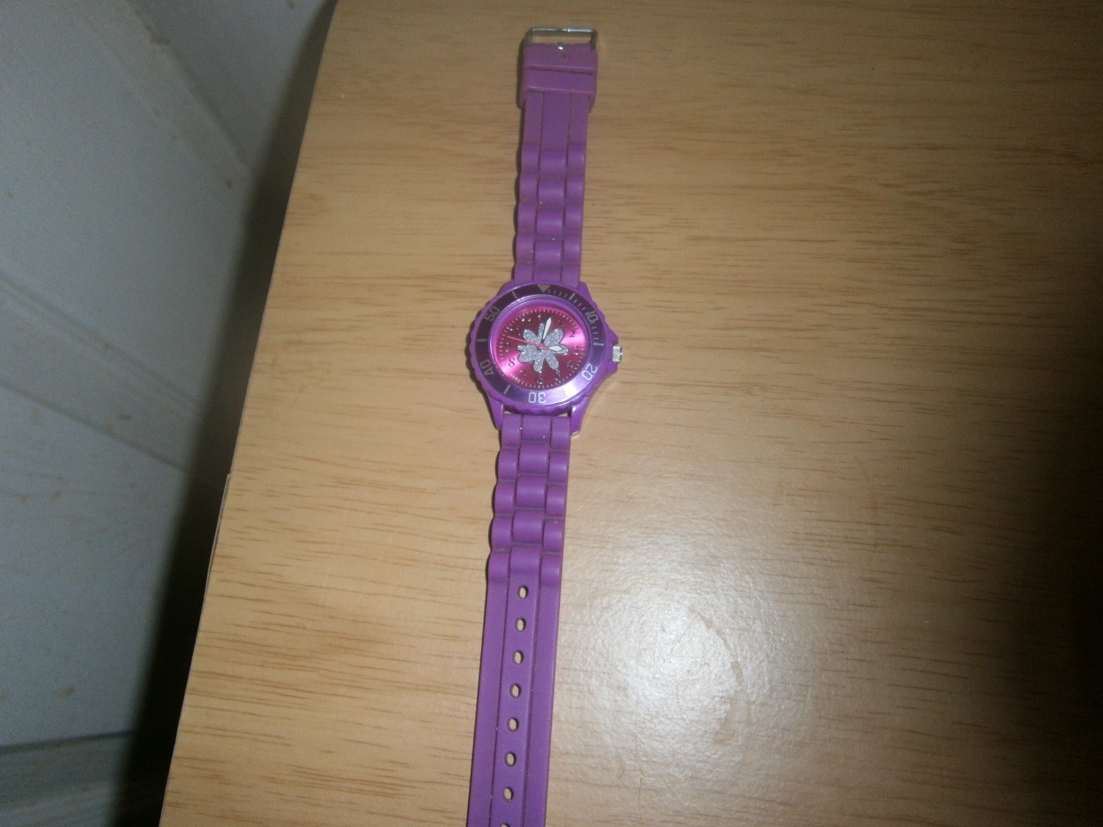 Early 2010’s ‘Tikkers’ purple silicone ladies quartz watch 24cm(E26WBb)