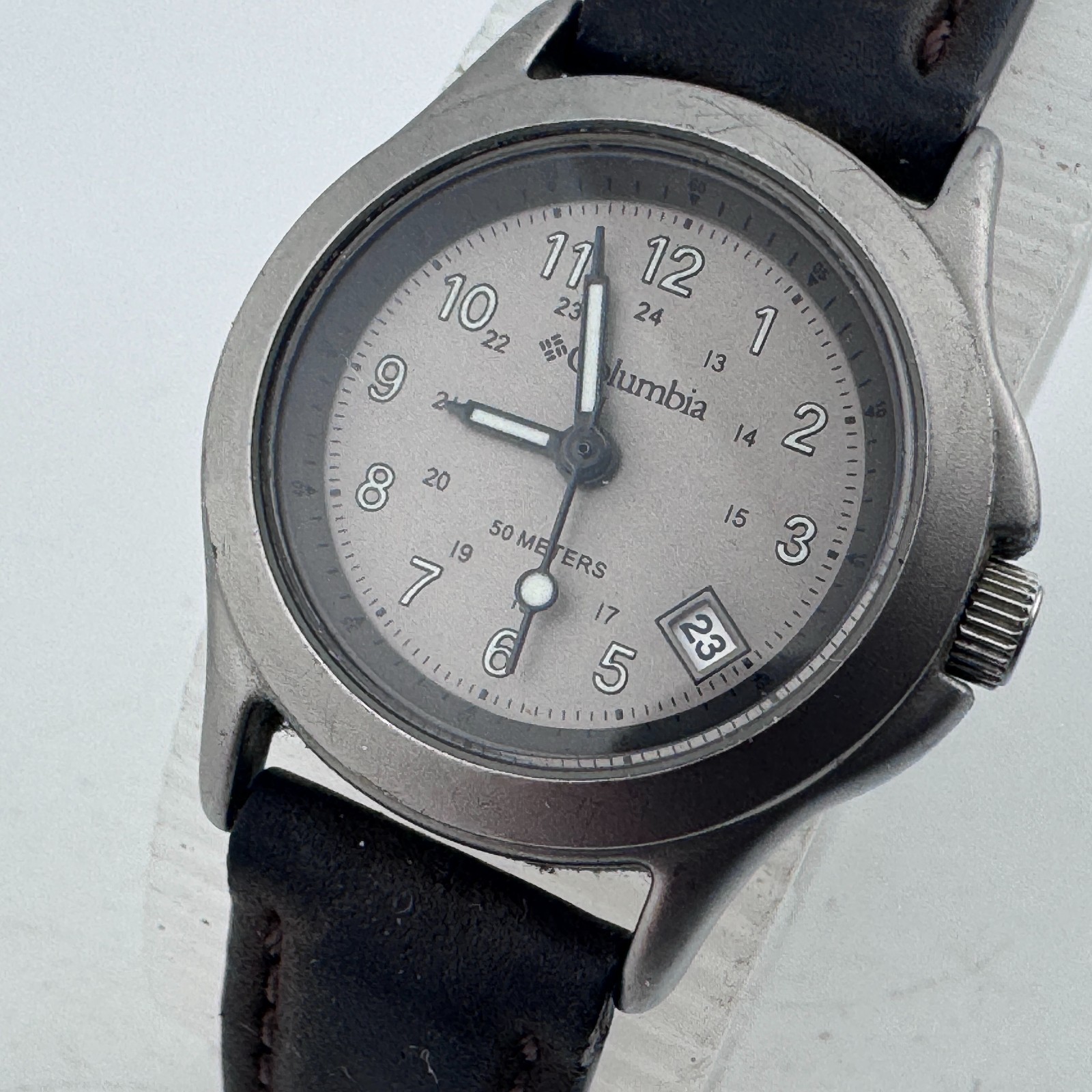 Columbia Quartz Watch Women 50m Silver Military Dial Date Leather New Battery