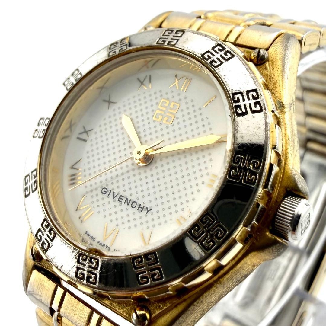 Givenchy MA.08.XVI Dress Watch, Quartz, Gold – Running, wrist 15.0cm/5.9in
