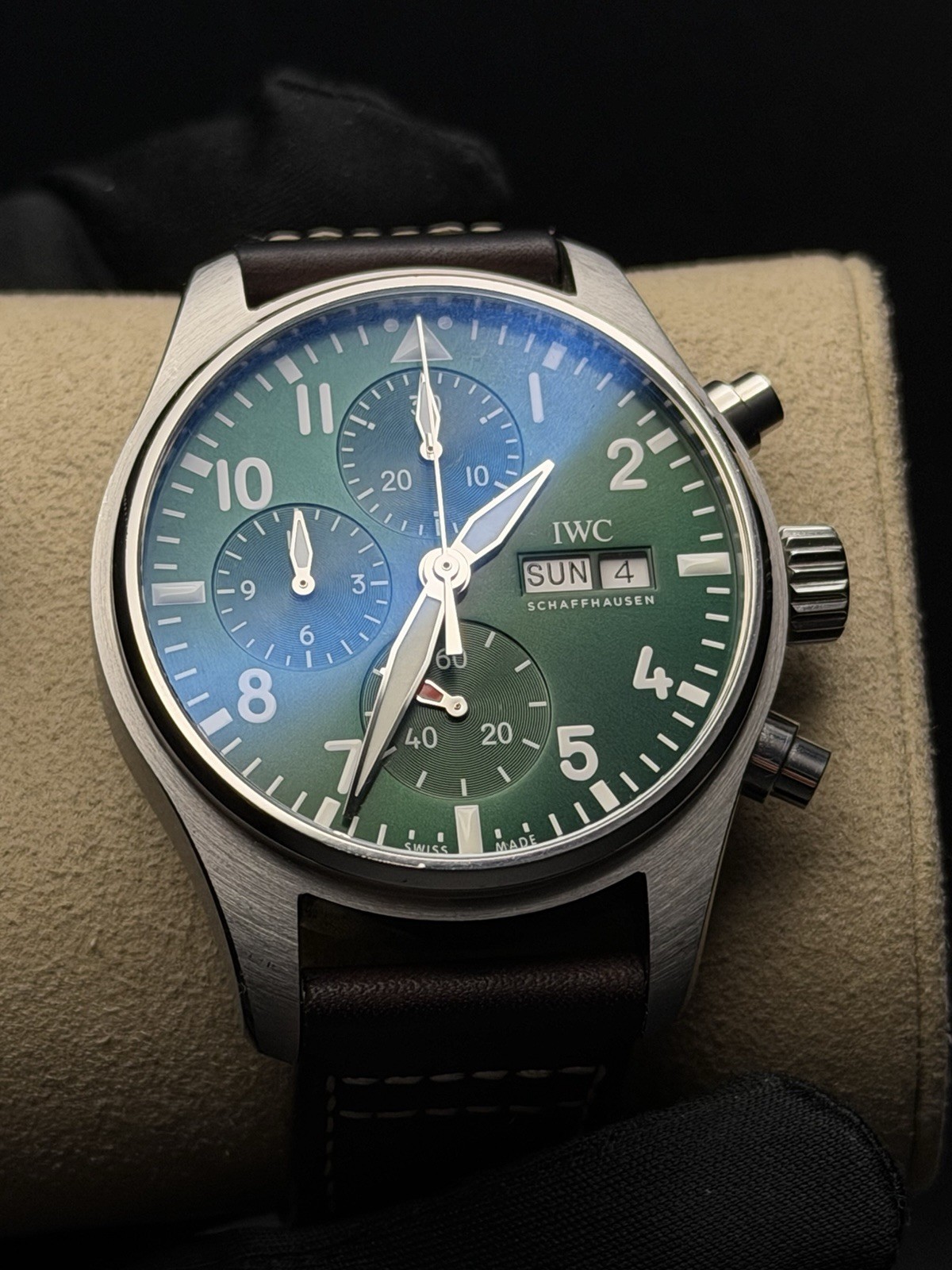 IWC Pilot Chrono Green Dial 41mm Ref. IW388103 Full Set + Extra OEM Strap