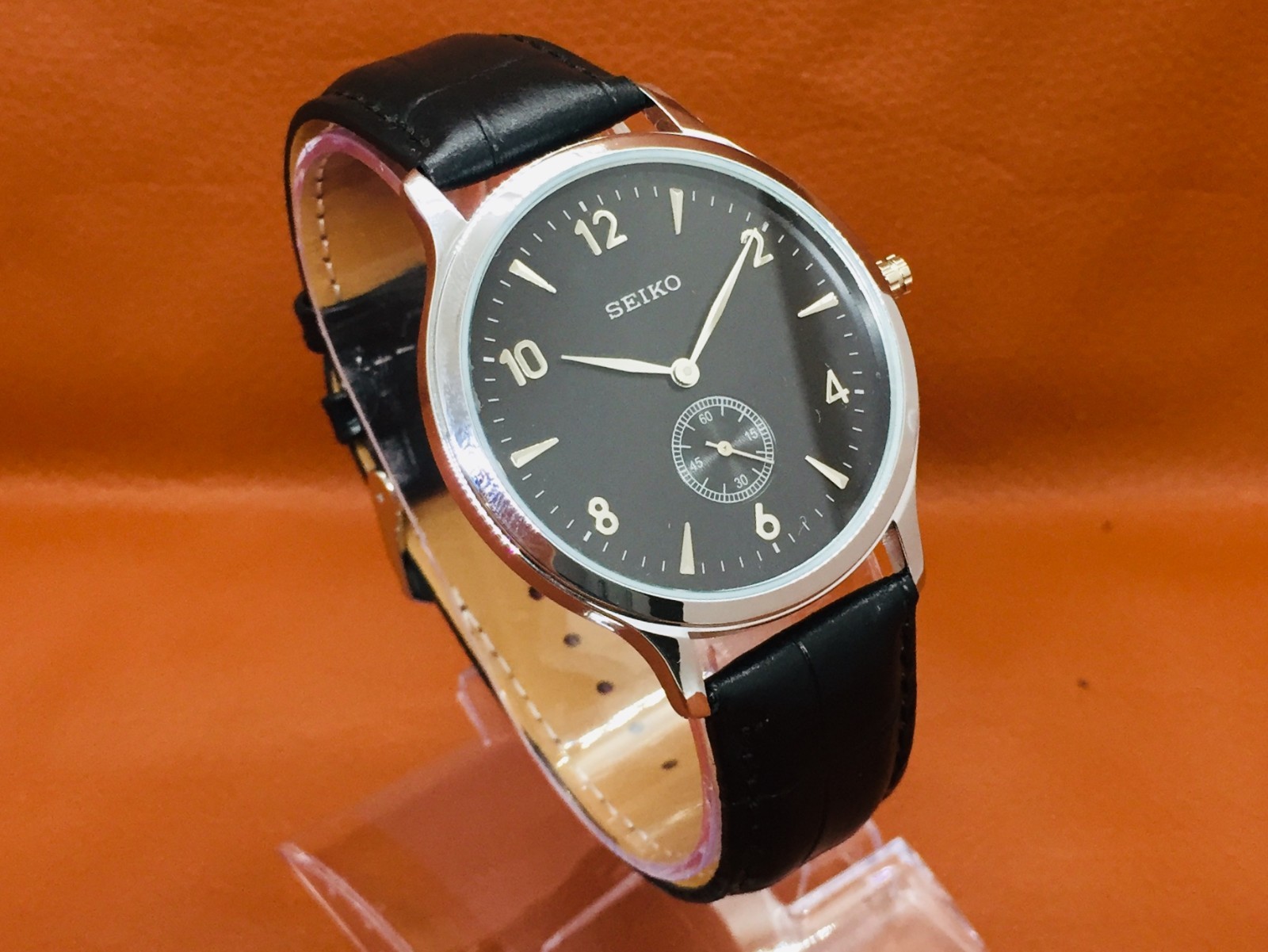 Vintage Seiko Quartz Round Sub Second Black Dial Black Leather Band Wrist Watch