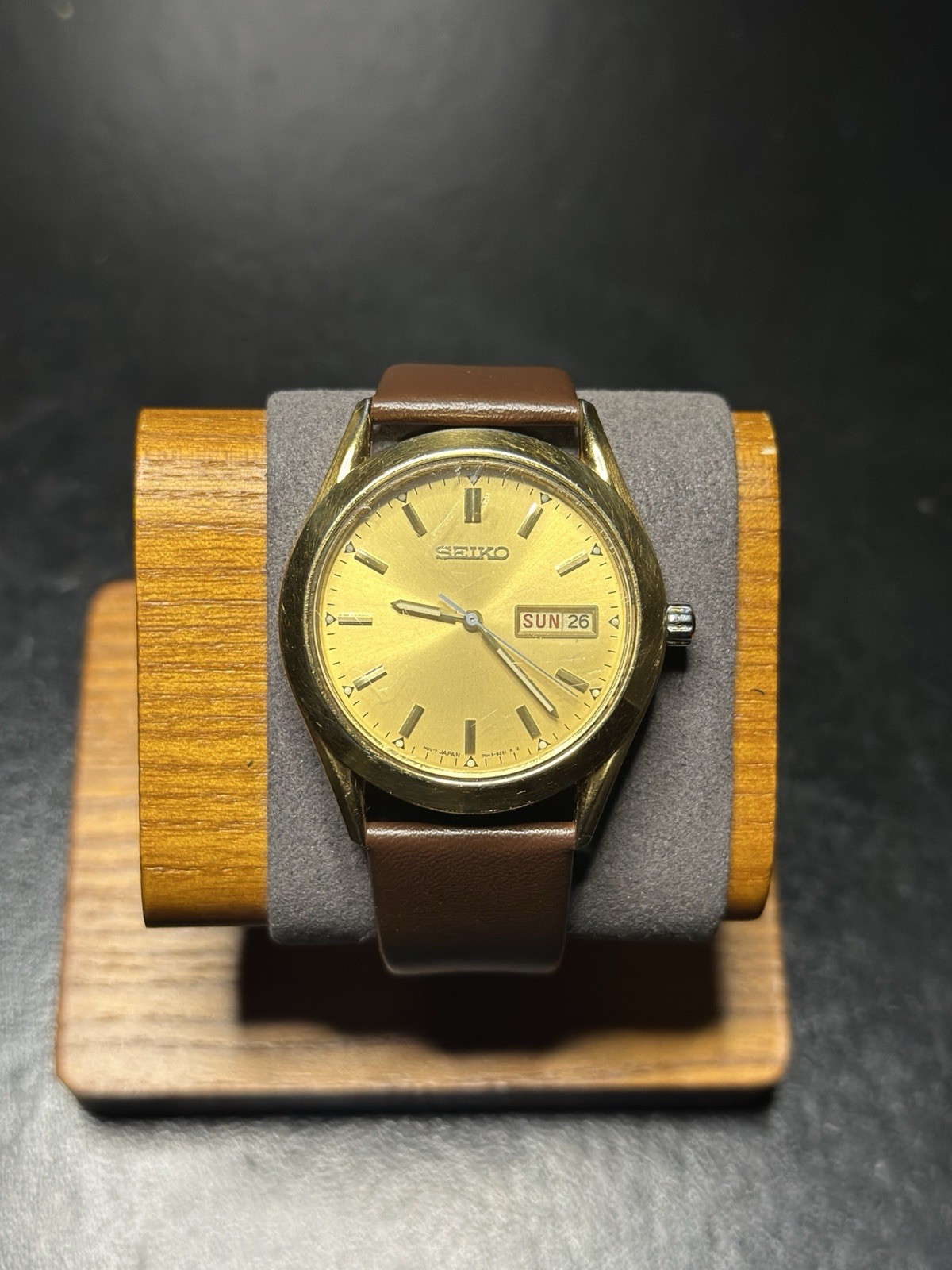 Vintage Seiko 7N43-9070 37mm Gold Time Day Date Quartz New Battery