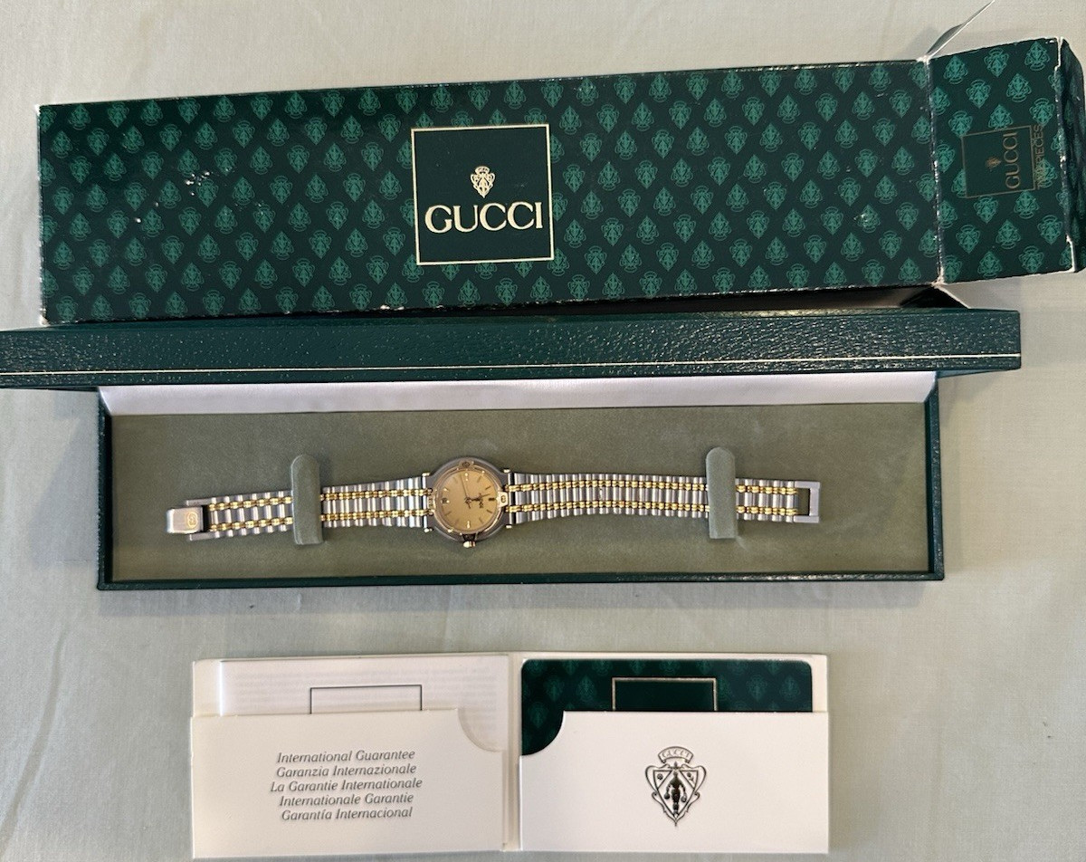 Gucci 9000L Swiss Quartz Watch Gold Dial Silver Gold Bracelet Box Papers