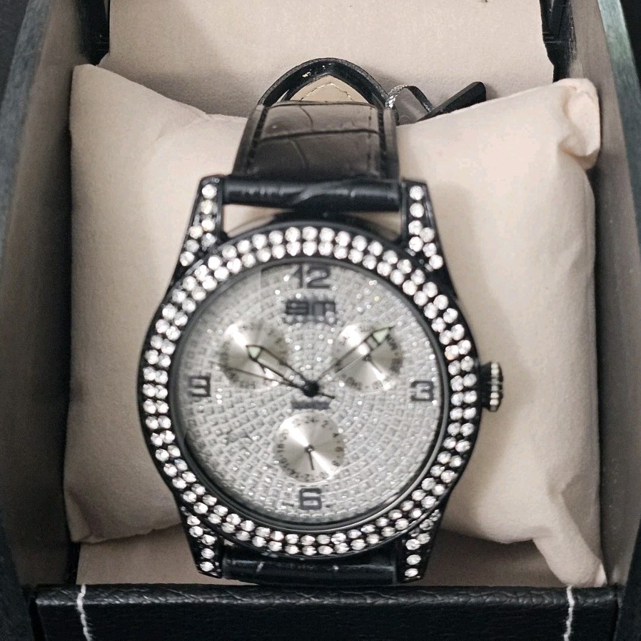 49.3mm Men’s Quartz Analog Rhinestone Bezel Watch Black genuine Leather band