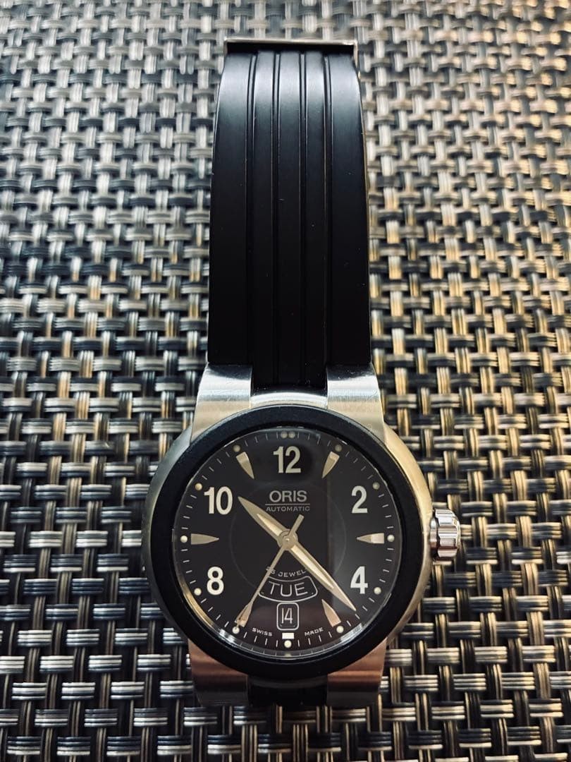 Oris 7518-44 Automatic Day Date Black Dial Steel Case Rubber Strap Watch