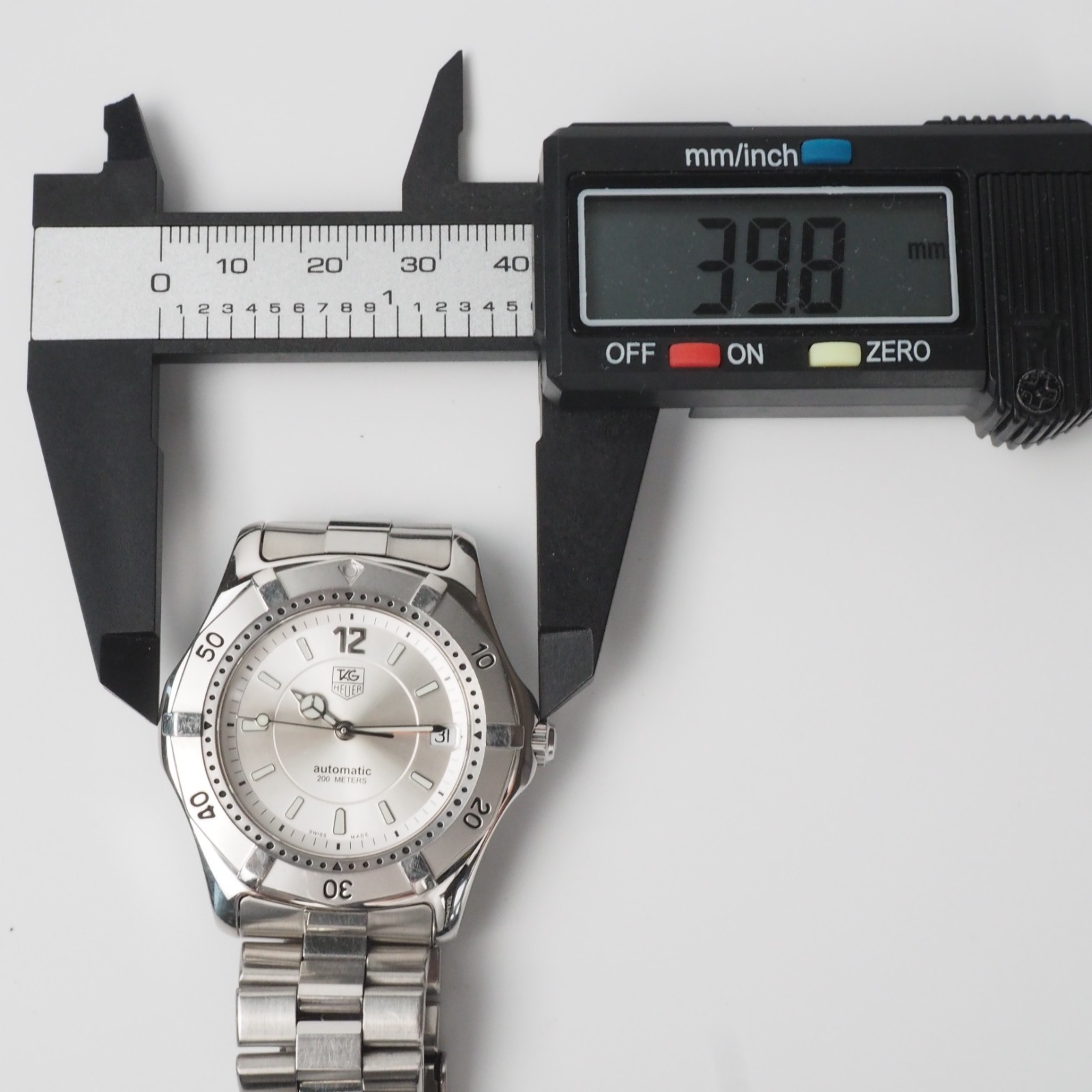 TAG Heuer 2000 WK2116-1 Automatic Silver Dial Professional 200m Men’s