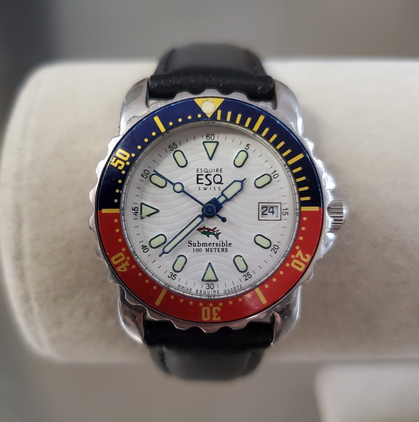 ESQ Submersible Watch Women’s Analog Date Black Leather Swiss Water Resist 30 mm