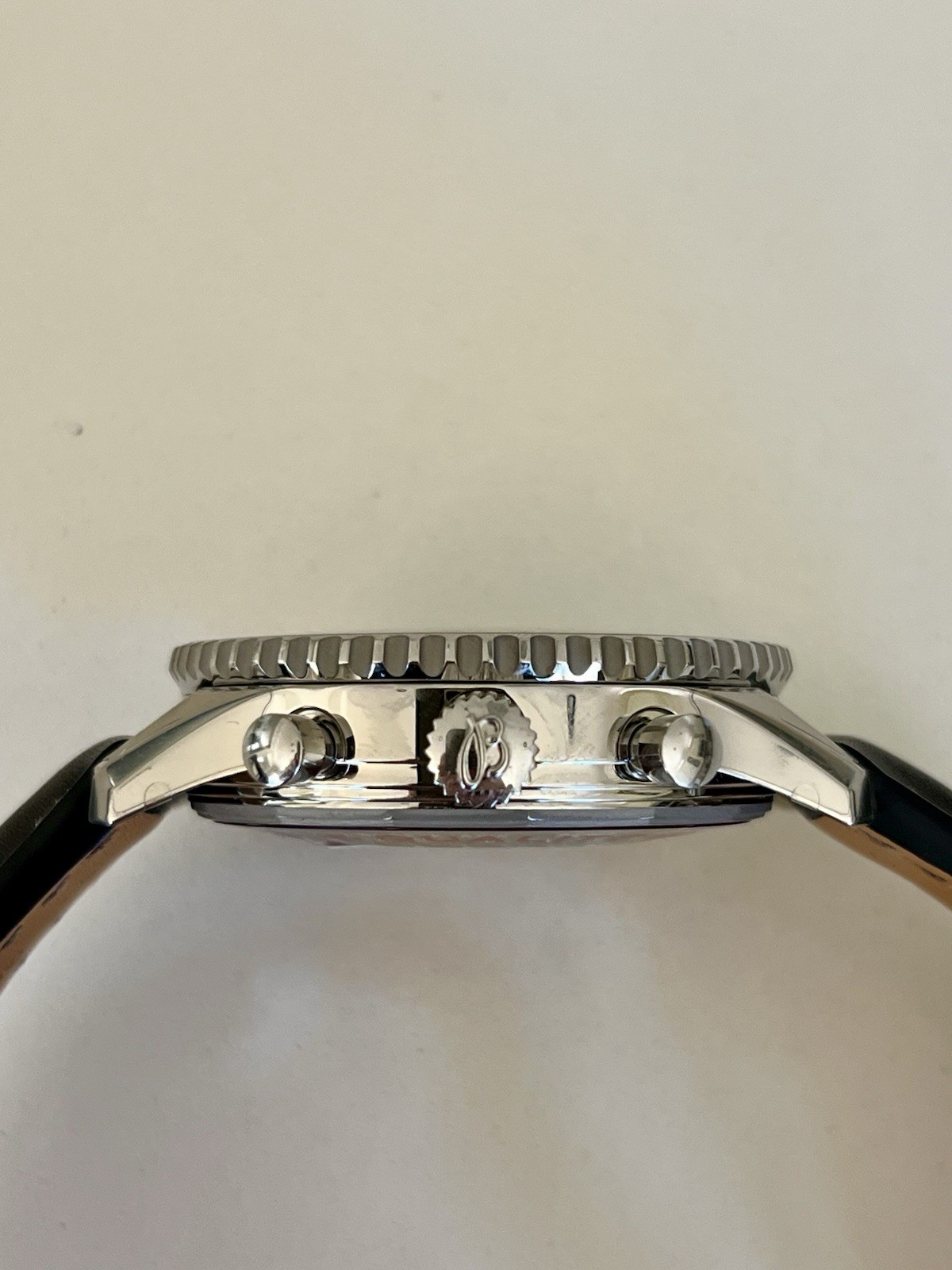 Breitling Navitimer World A24322 – Near Mint – Box, Papers, & Original Accs.