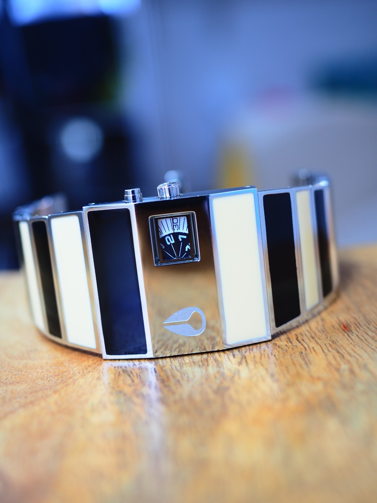 Nixon The Rotolog Watch in Chrome / Black / Ivory White Very Rare