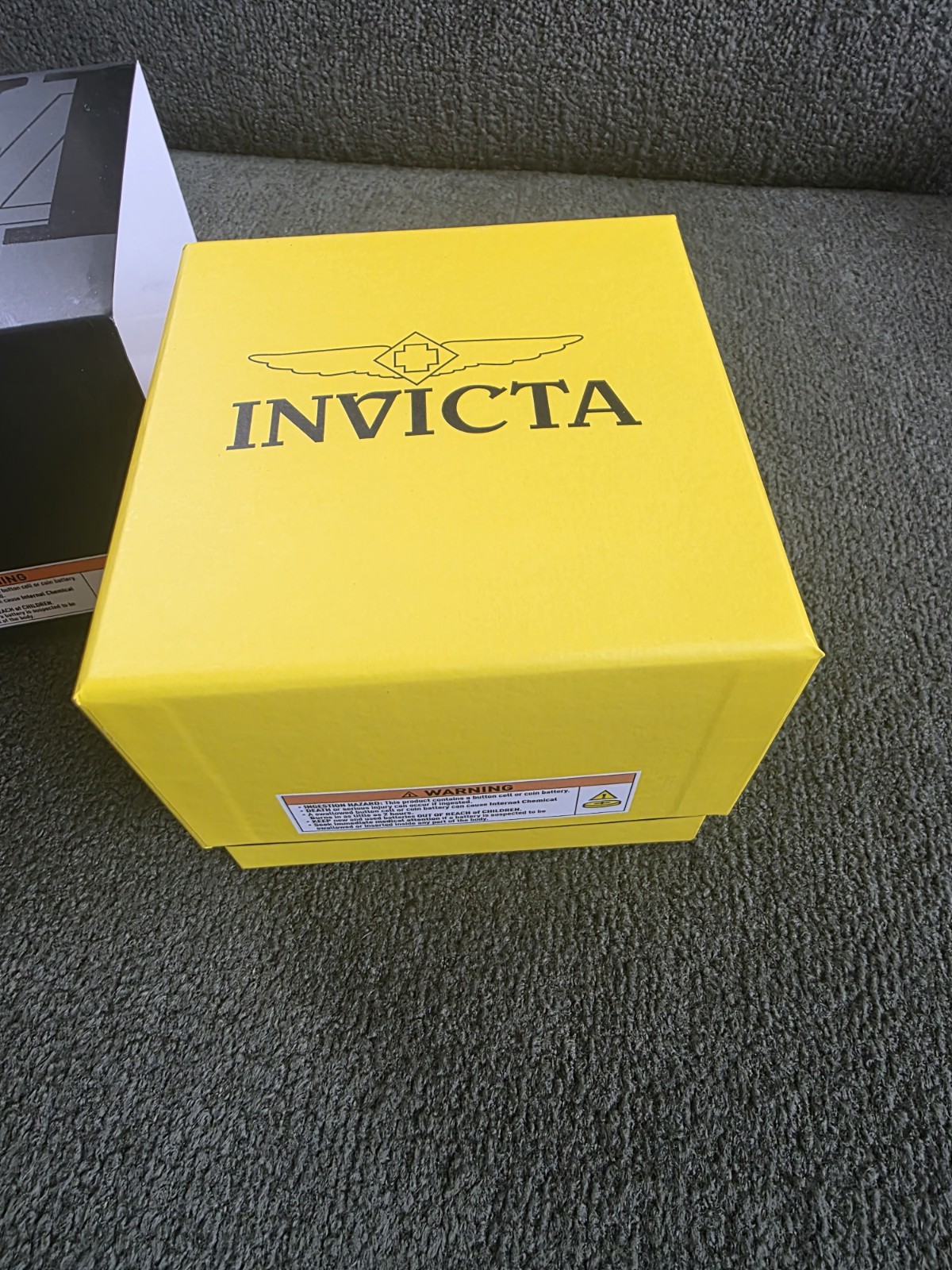 Invicta Pro Diver Calymar Men’s Watch – 40mm. Steel Quartz (50940) MSRP $249