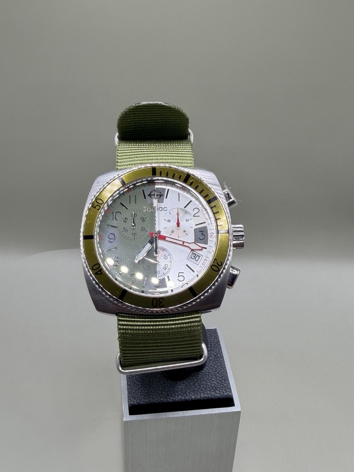 ZODIAC CHRONOGRAPH, SEA DRAGON, Ref. ZO2106,Cal. ETA G10 211, 4J Quartz,Working.