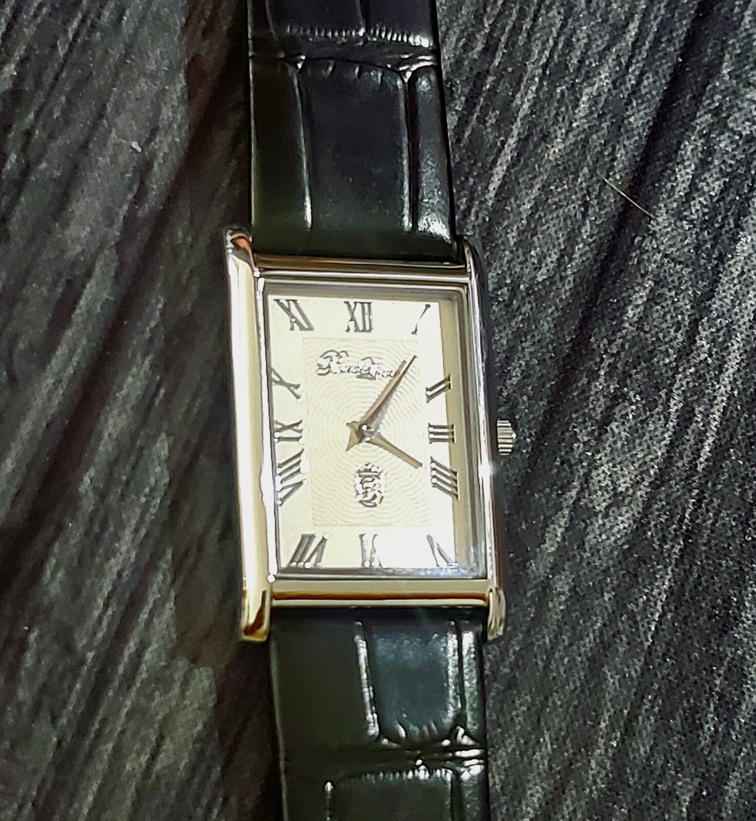 Pierre Lucerne Epson-Seiko Y120 Slim Mens Tank Dress Watch