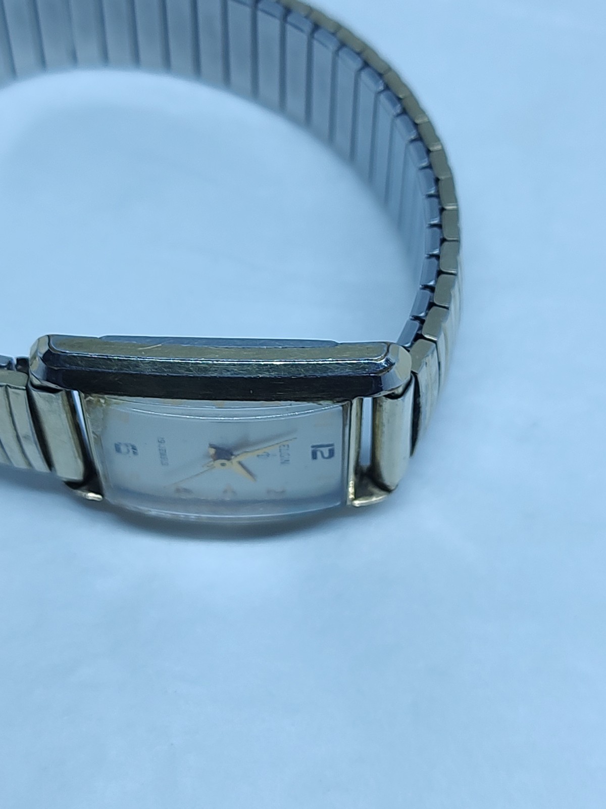 1944 Elgin 19j Rectangle Case Mens Wristwatch – Good Working Condition!