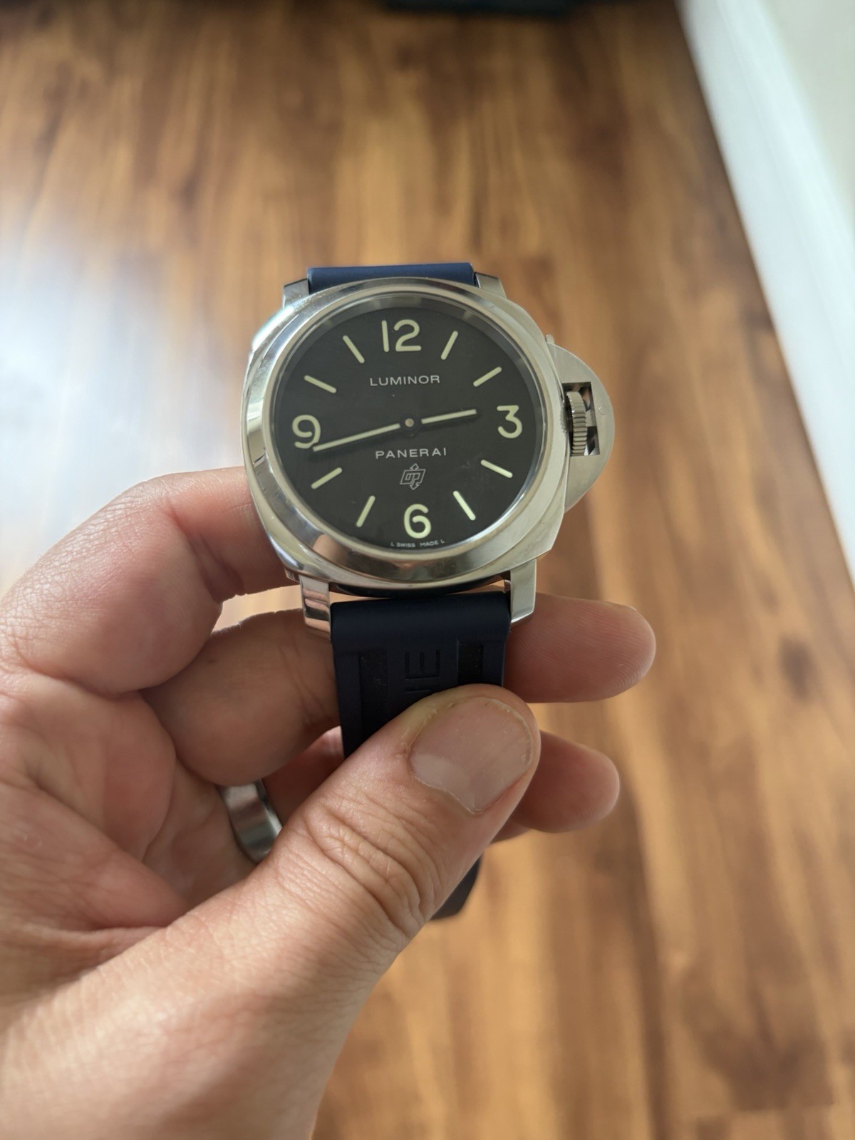 Panerai Luminor Base Logo PAM01000 – 44mm – Box & Booklets – Excellent Condition