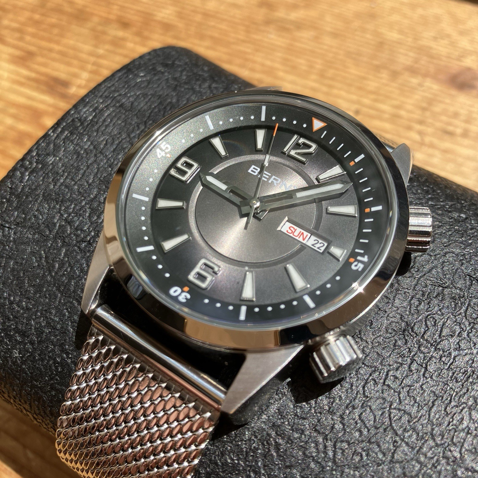 BERNY 41.5mm Automatic Compressor Dive Watch Sunray dial extra mesh strap