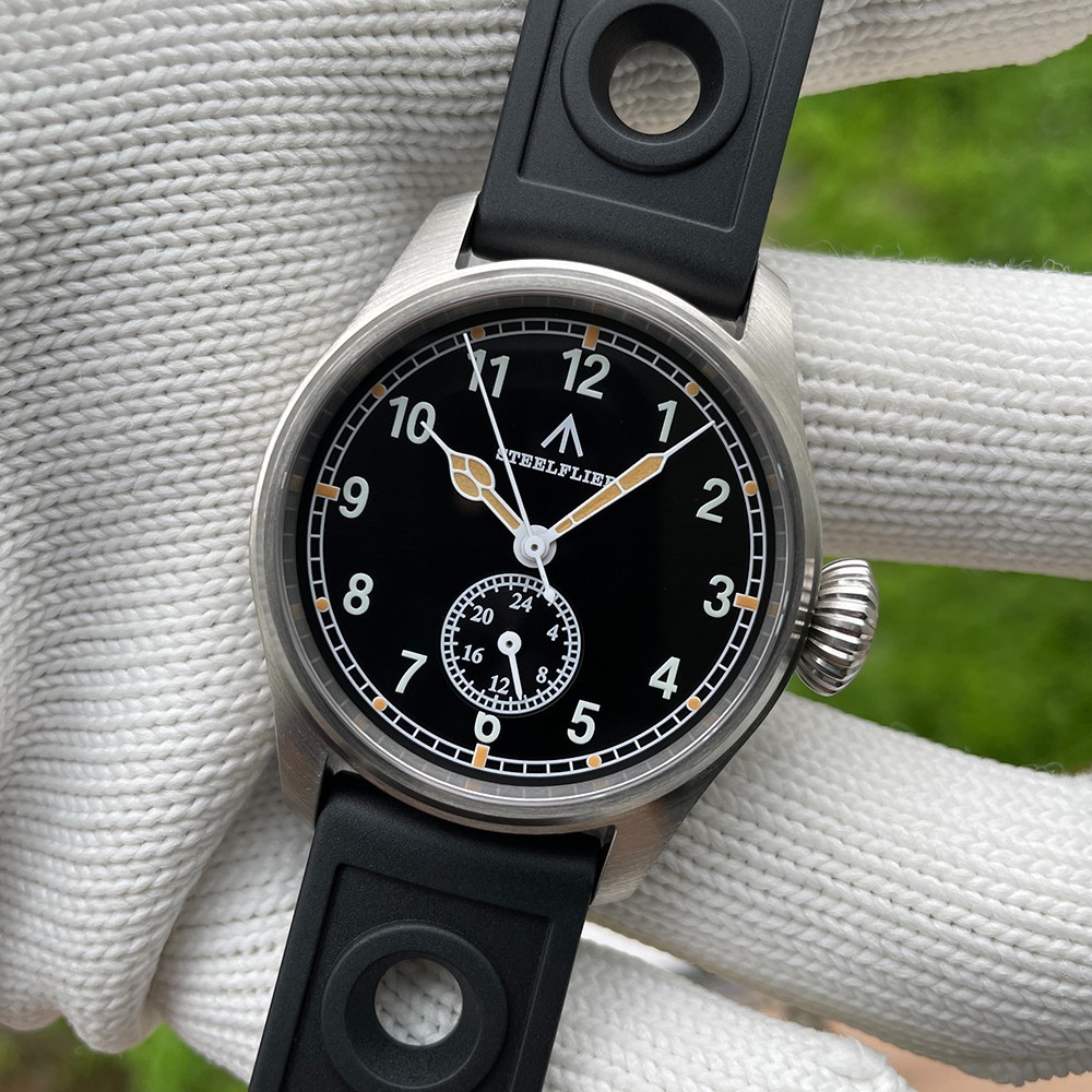 39MM STEELFLIER Quartz Pilot Men’s Watch Sapphire 200M Waterproof Silicone NEW