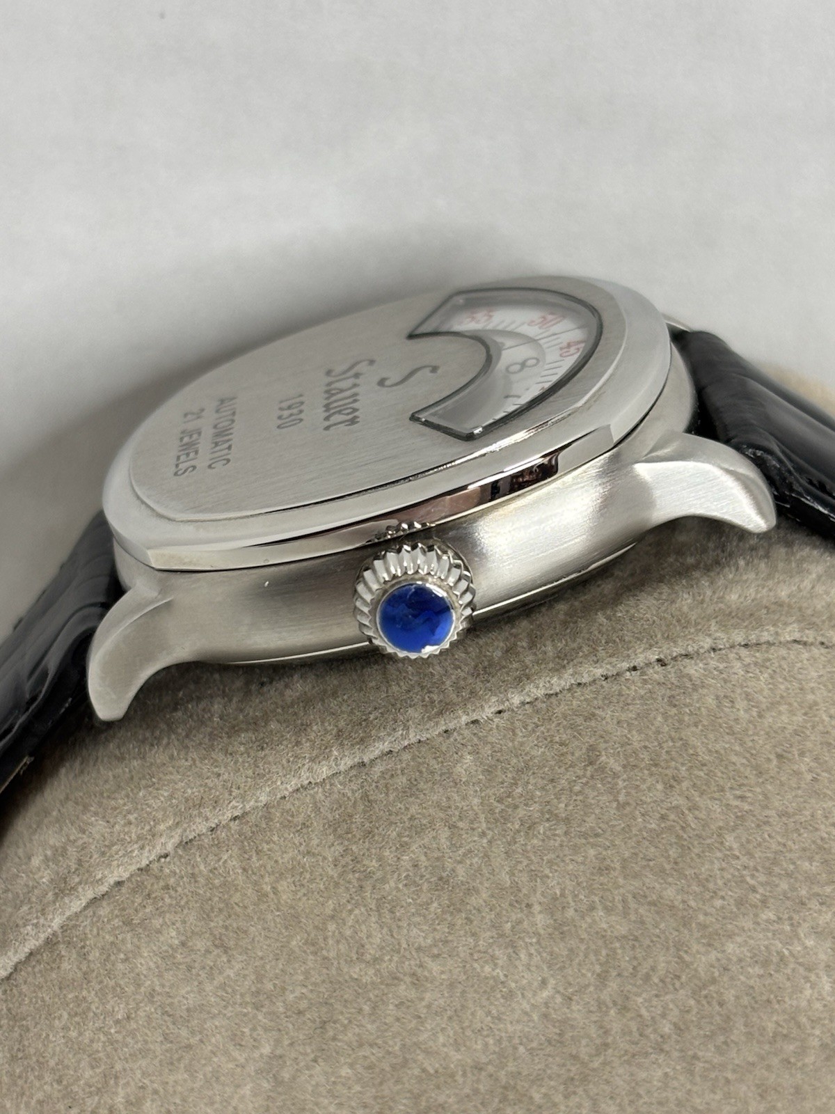 Stauer 1930 Dashtronic Men’s Watch Cotswold Genuine Leather Band Black Works