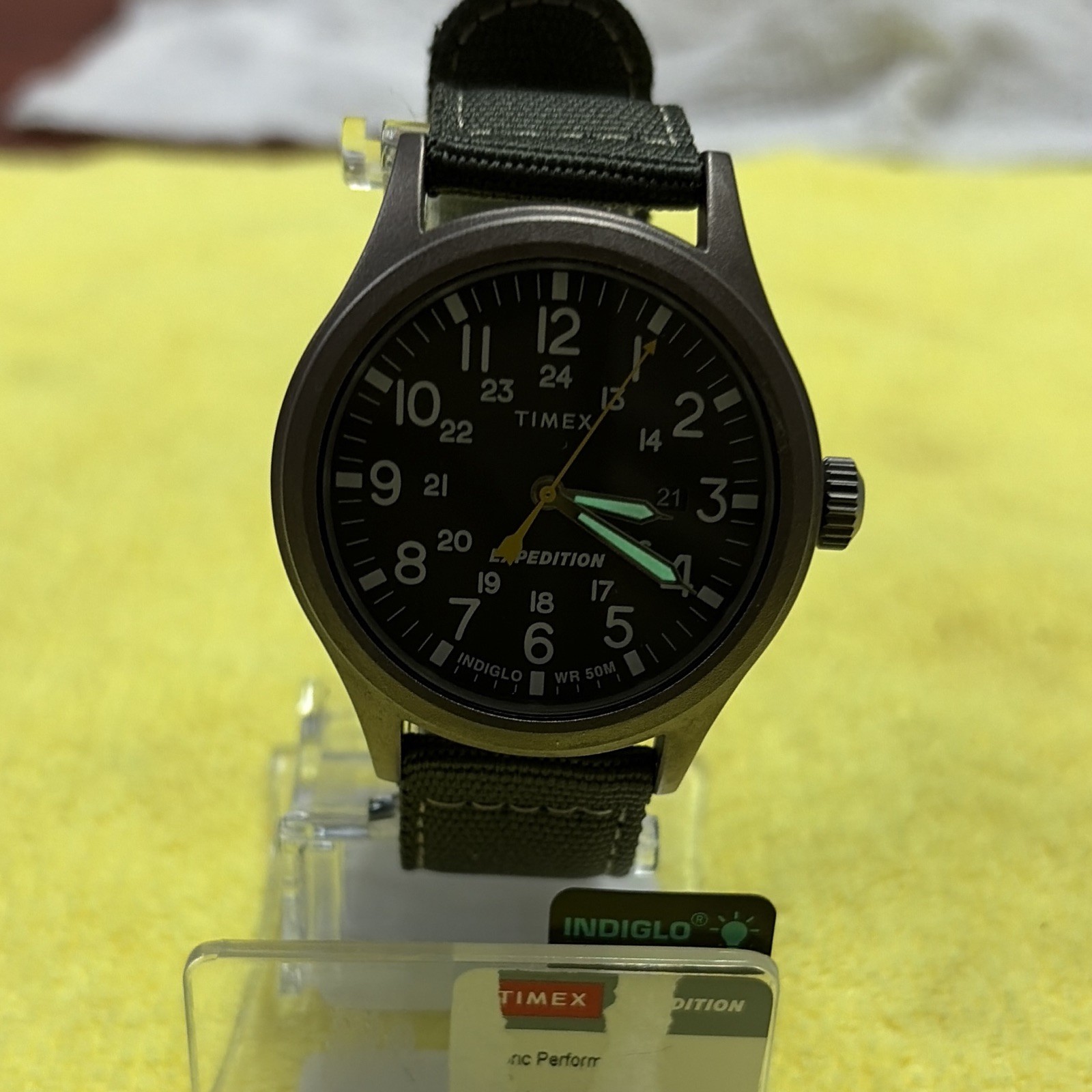 Timex Expedition Men’s Quartz Analog INDIGLO WR 50m 40mm Black Green Nylon