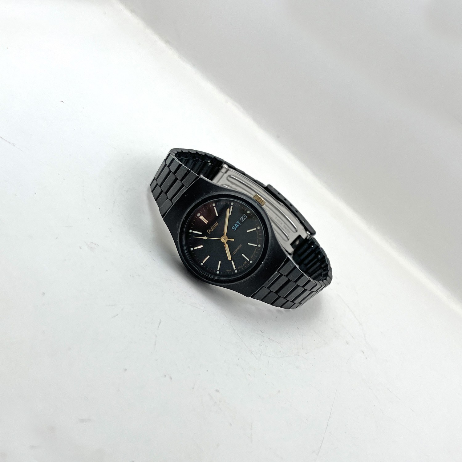 Vintage Pulsar by Seiko Dress Watch V248-0030 Black Gold Accents 24mm Womens
