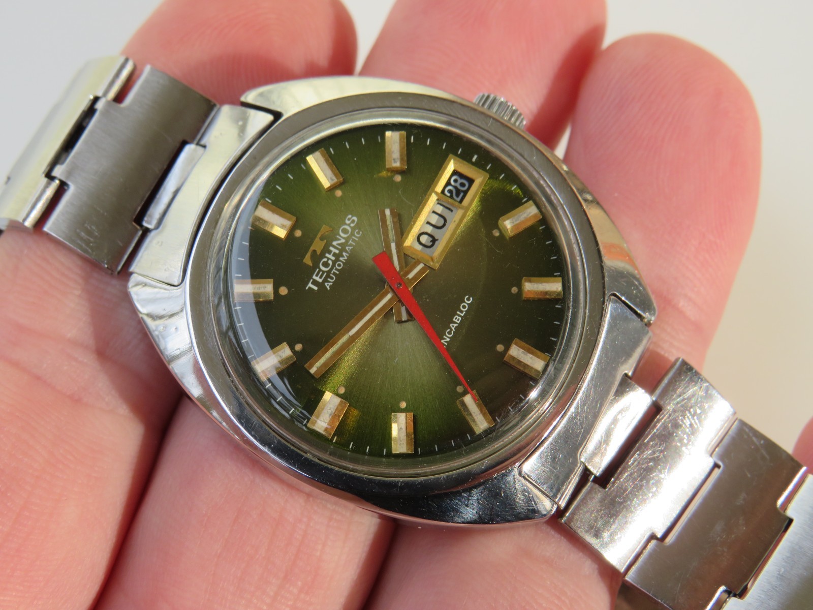 Vintage men’s automatic wristwatch TECHNOS ETA 2789 Green dial works