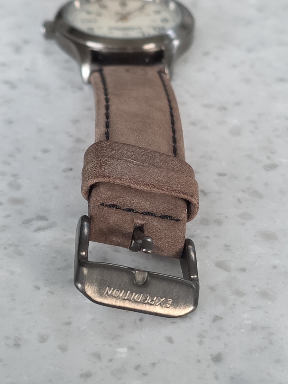 Timex Men Expedition Field Watch, Brown Leather Strap, Indiglo, 50M T49870 (85C)