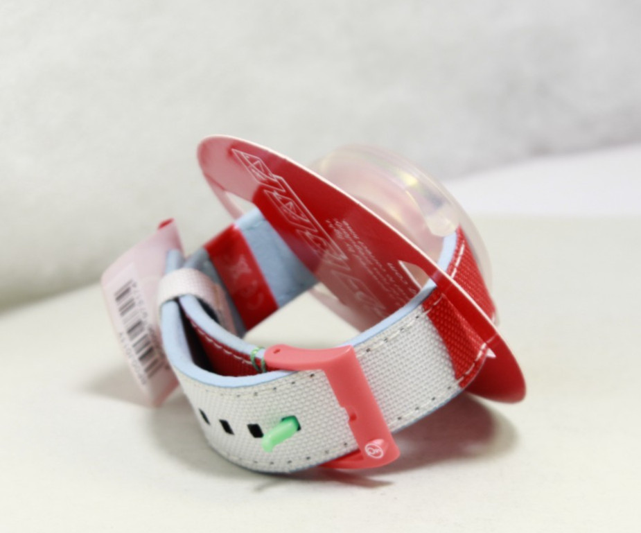 Q &Q JAPAN Waterproof Unisex Kids Analog Quartz Watch/ RED WHITE BLUE