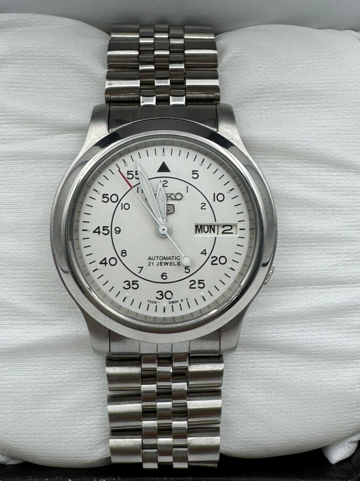 Vintage seiko 5 automatic white Milatary Dial Wrist Watch For Mens Japan 7S26