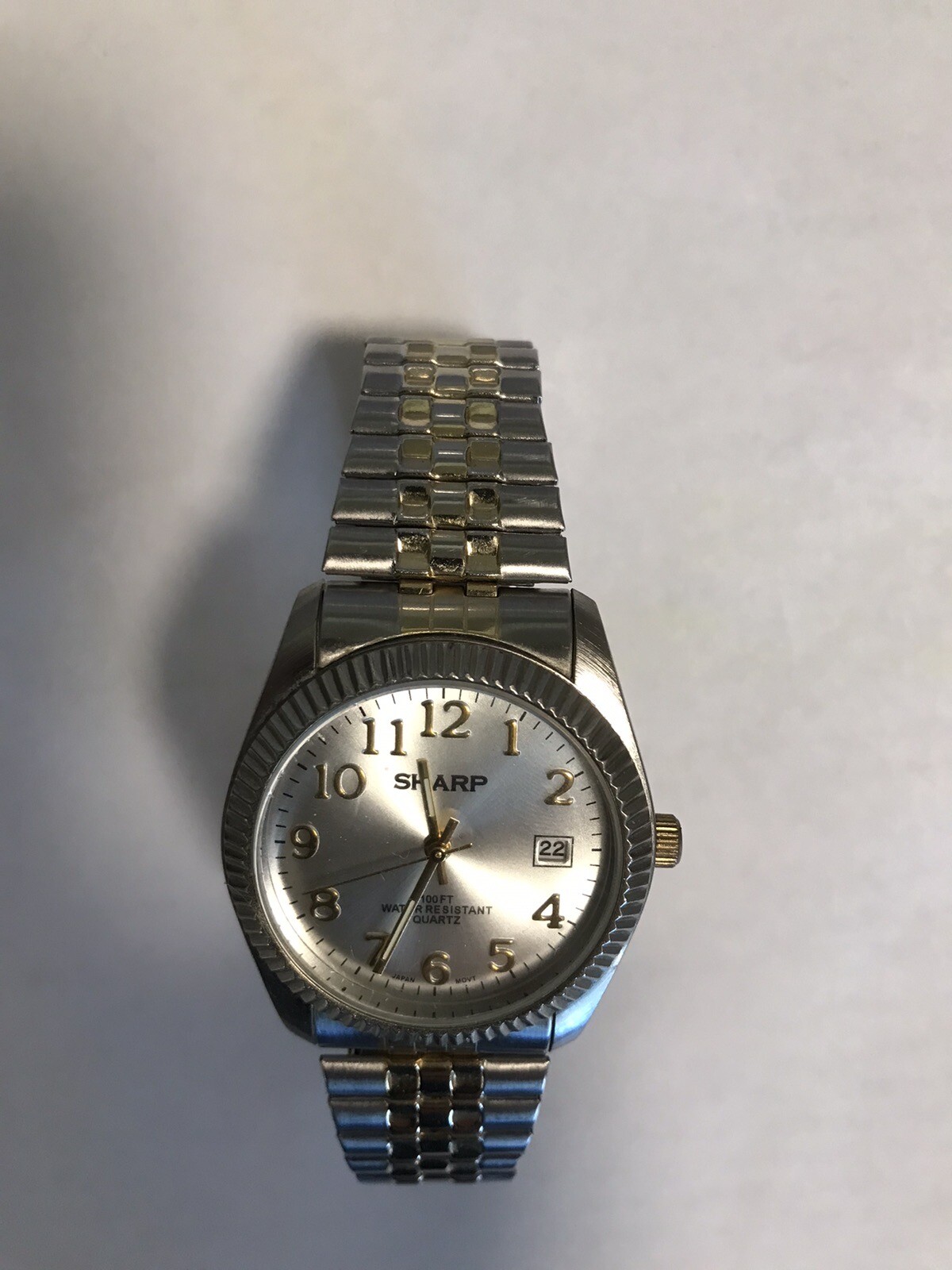Sharp Mens Watch w/Date Indicator 100 Feet Water Resistant Gold & Silver NICE