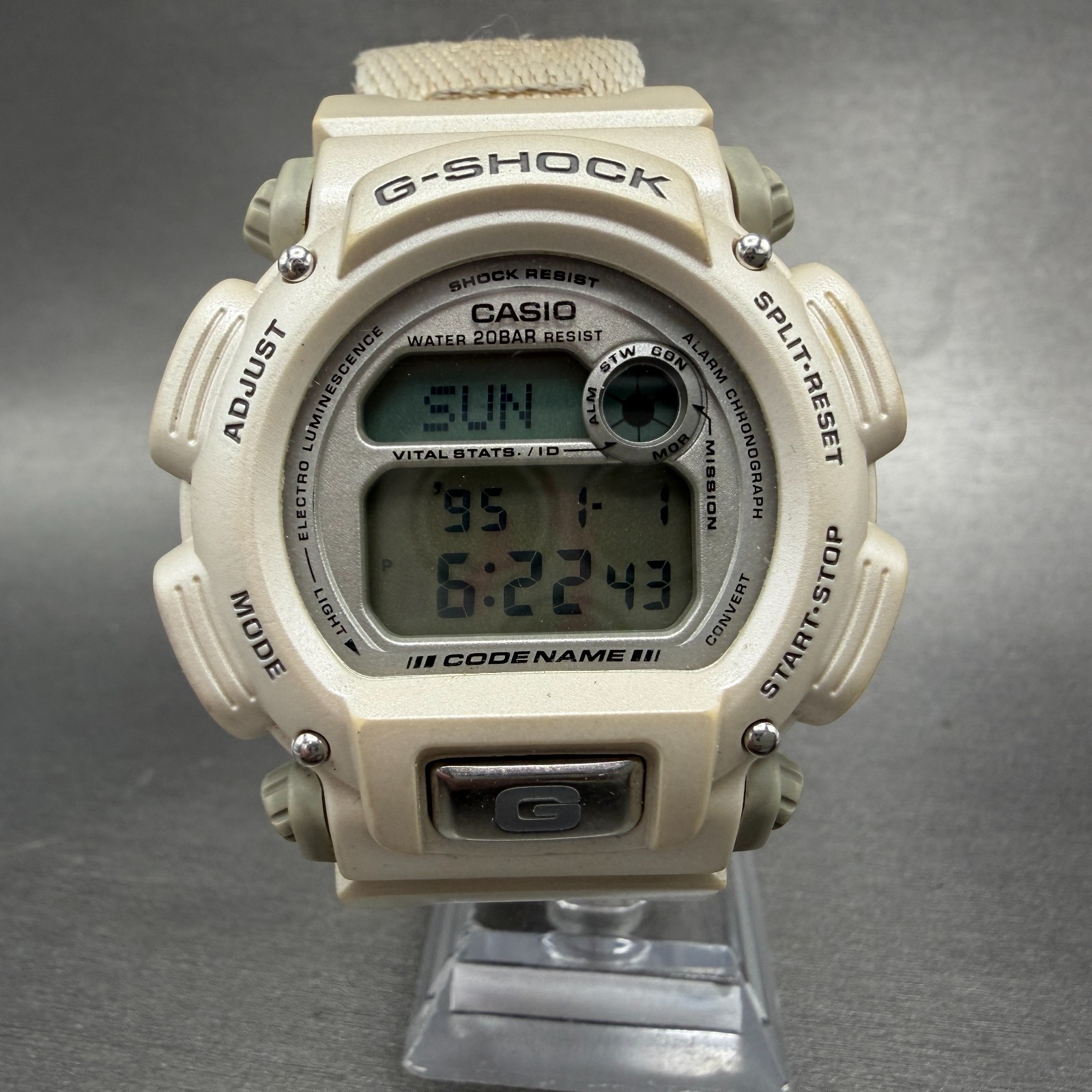 Casio G-Shock DW-8800 Watch Men 46mm Digital White Gray Case Round New Battery