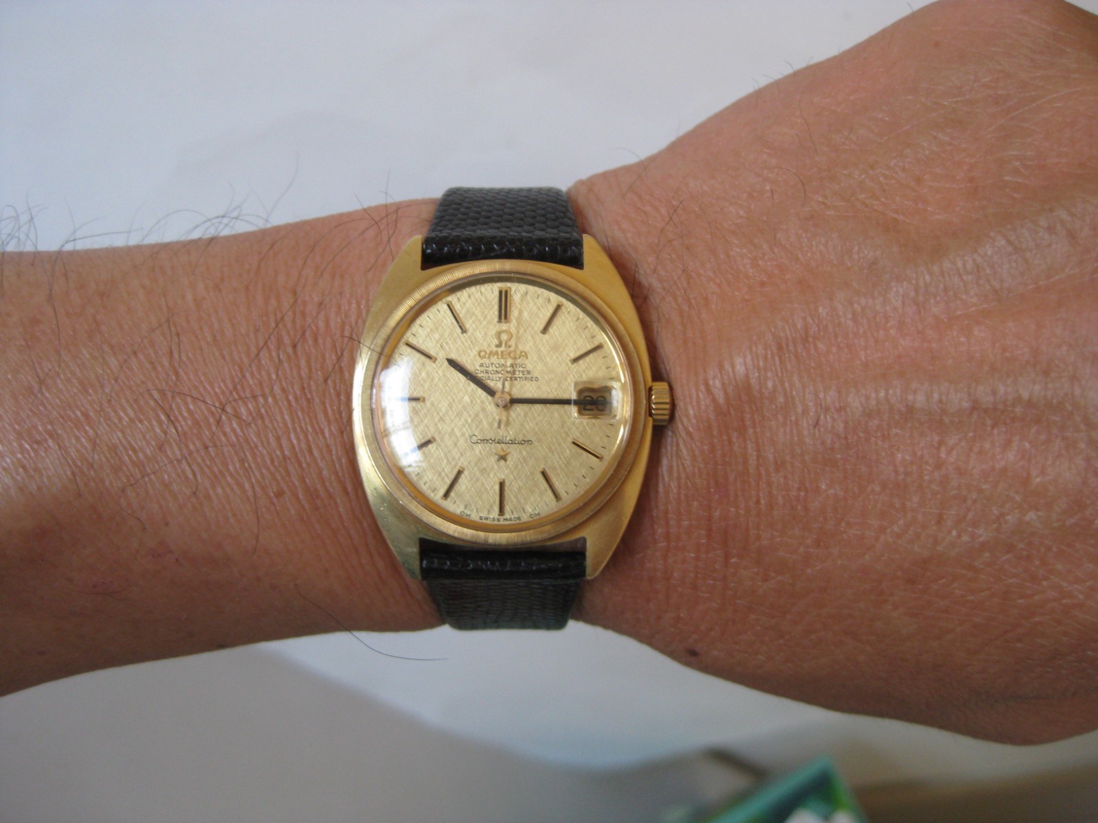 Omega 18K Solid Gold Constellation C Case Texture Linen Dial Watch 35mm Serviced