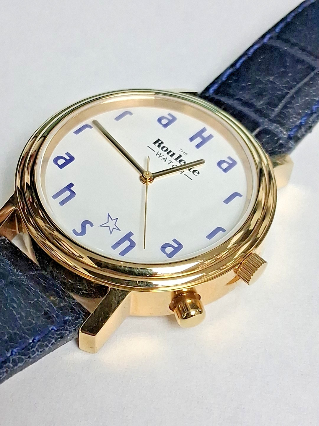 ROULETTE Men’s QUARTZ Watch Rotating Roulette Wheel on back
