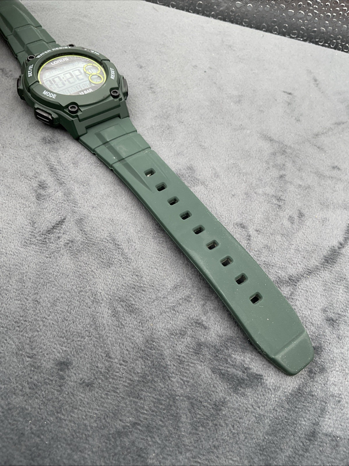 LORUS MULTIFUNCTION DIGITAL WATCH GREEN SILICONE STRAP NEW WITHOUT BOX