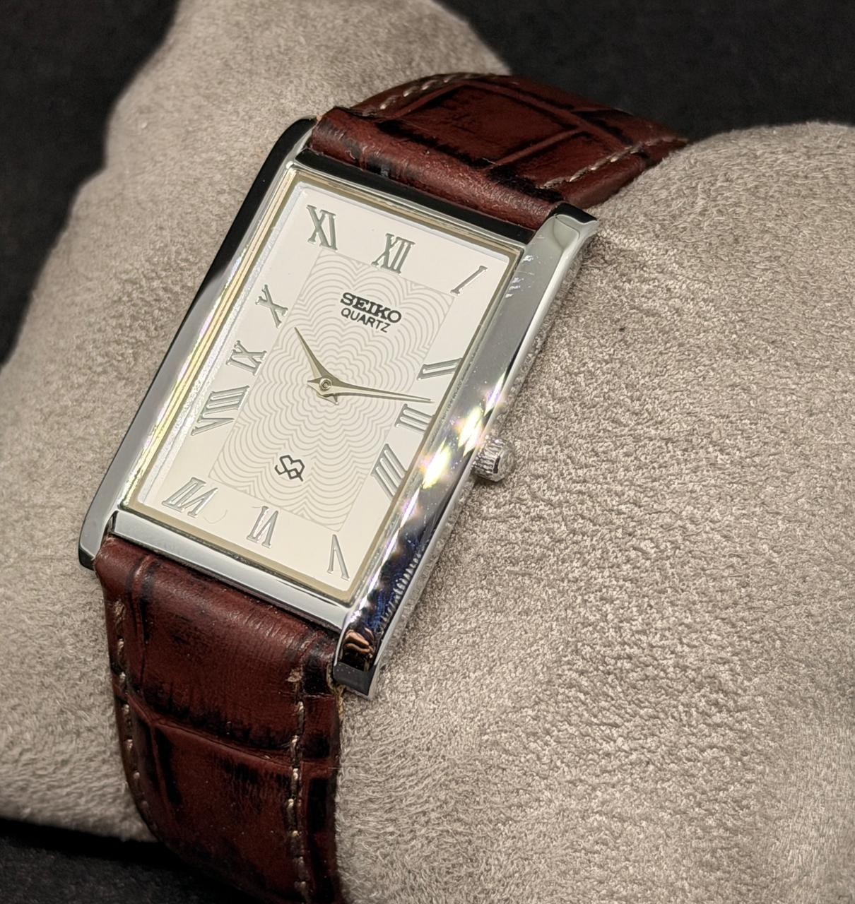 Rare Vintage Seiko Slim Tank Japan Made Men’s Wrist Watch