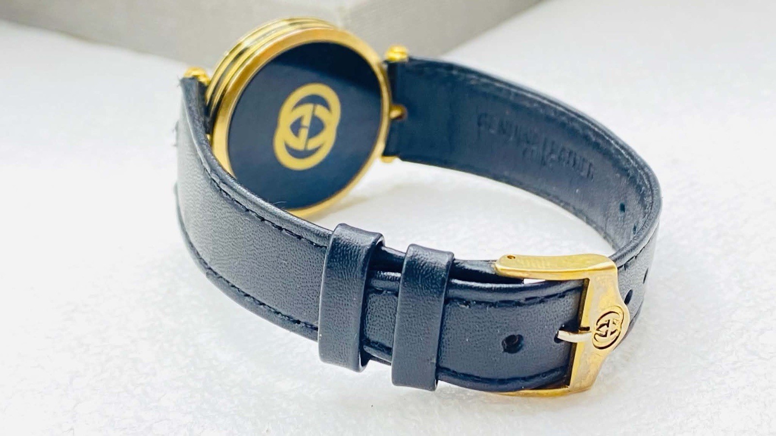 Vintage 1980s GUCCI Stack Gold Enamel Black Dial watch runs Women’s Leather
