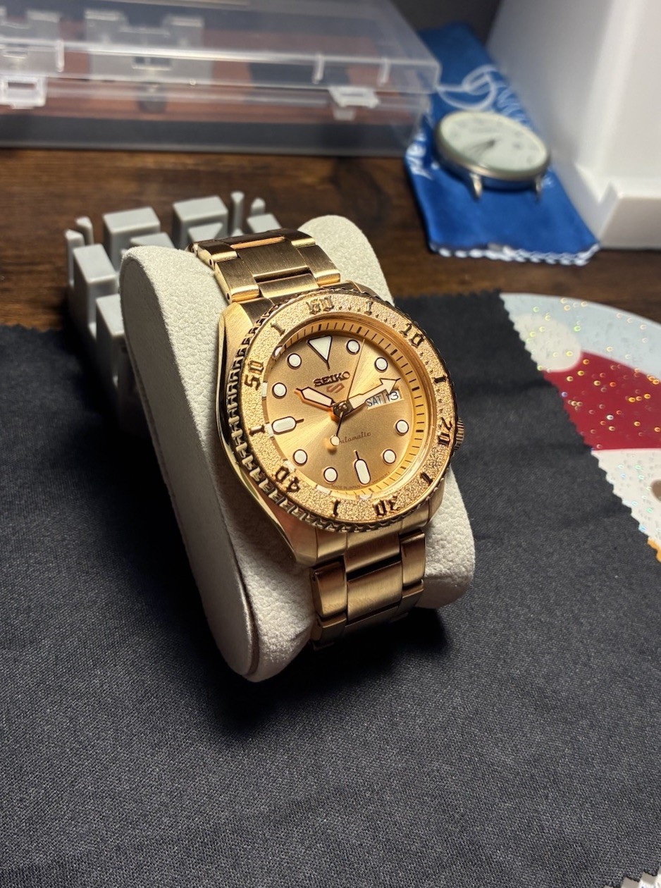 Seiko 5 Men’s Automatic Diver Watch SRPE72K1 Rose Gold Tone Day/Date 4R36 08E0