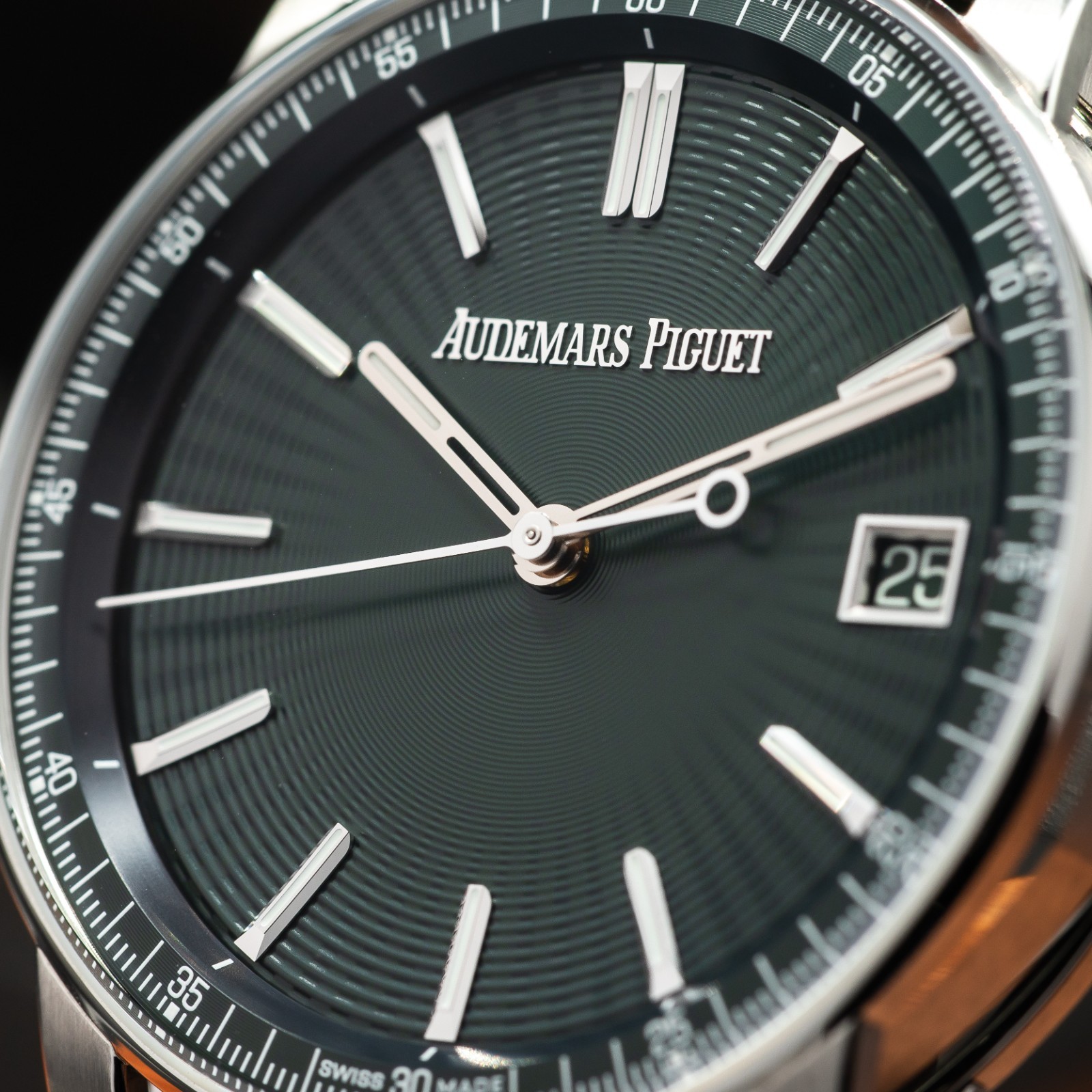 2025 NEW Audemars Piguet Code 11.59 Green Dial 41mm 15210ST.OO.A056KB.01