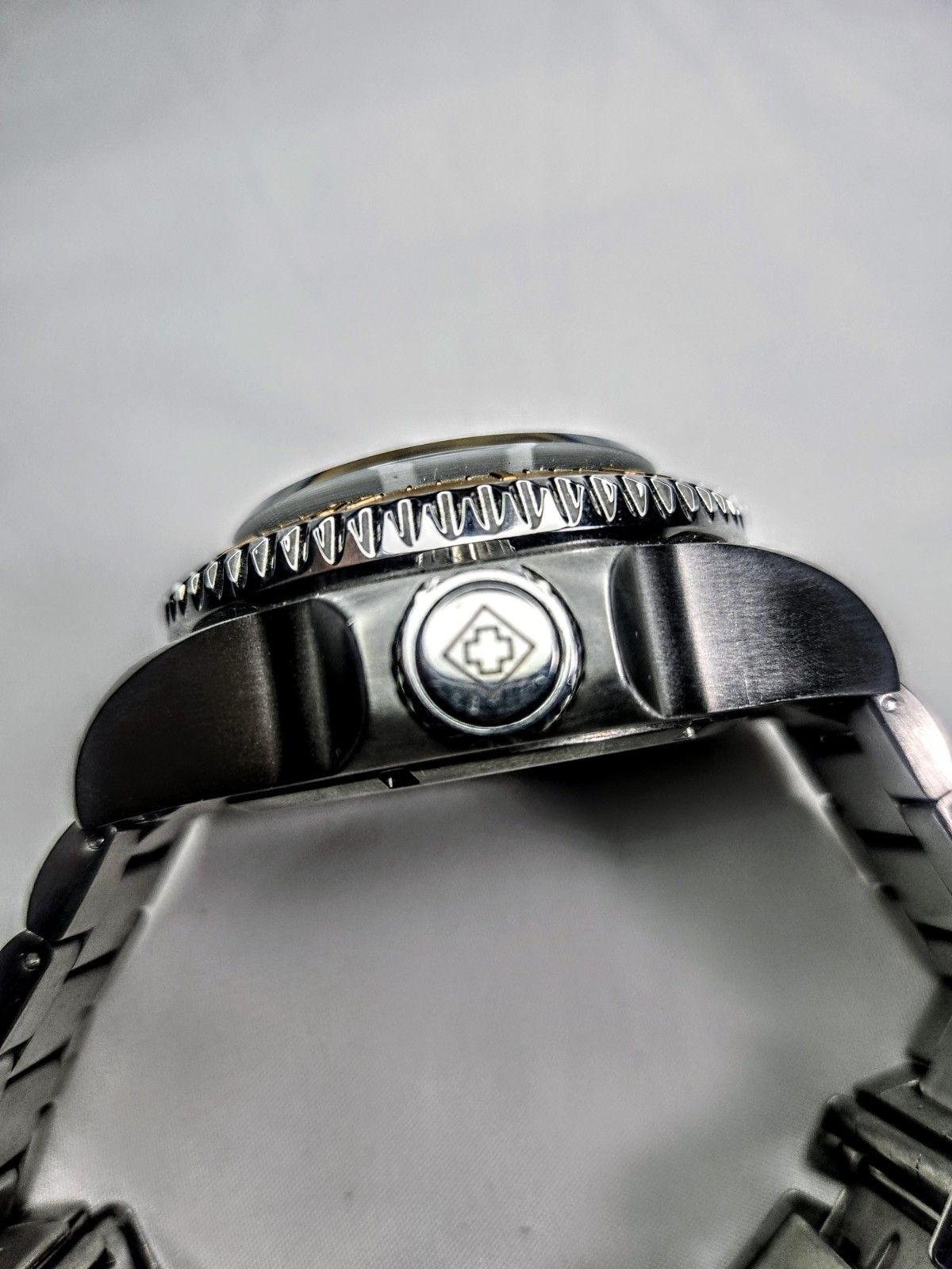 Invicta Hydromax Pro Diver Quartz Date Black Dial 1000m Stainless Steel