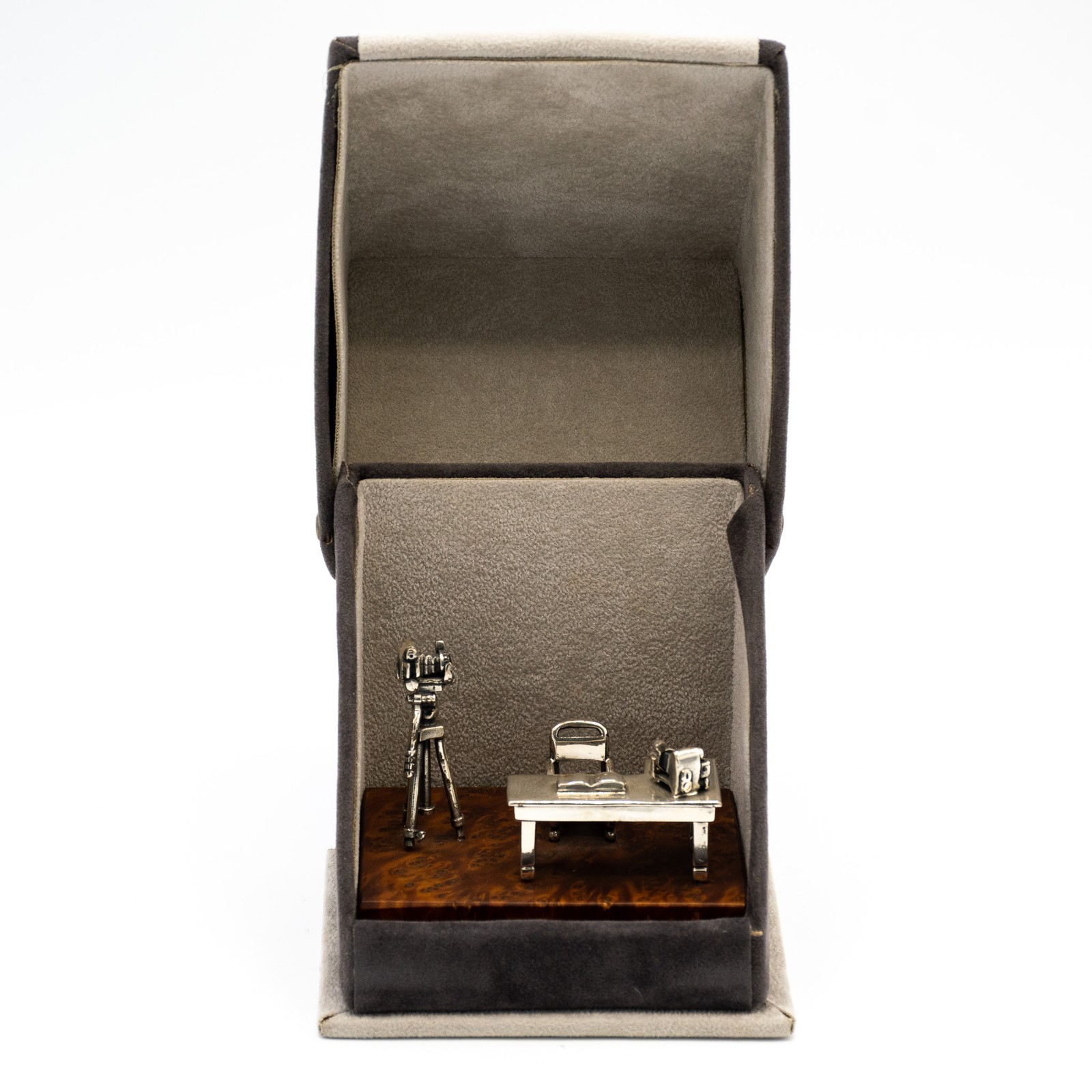 “Medusa Gold” Objects in 800 Silver and Root for Photographers